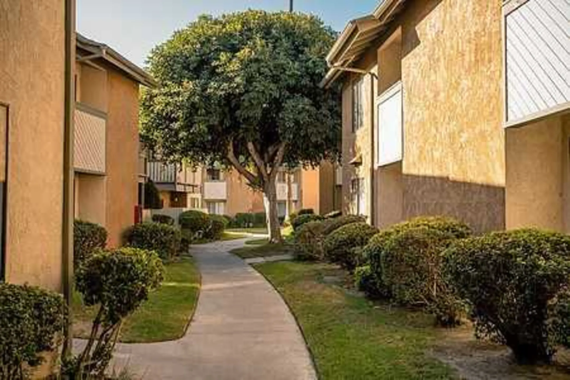 Building - Mile Square Apartment Homes - Santa Ana, CA