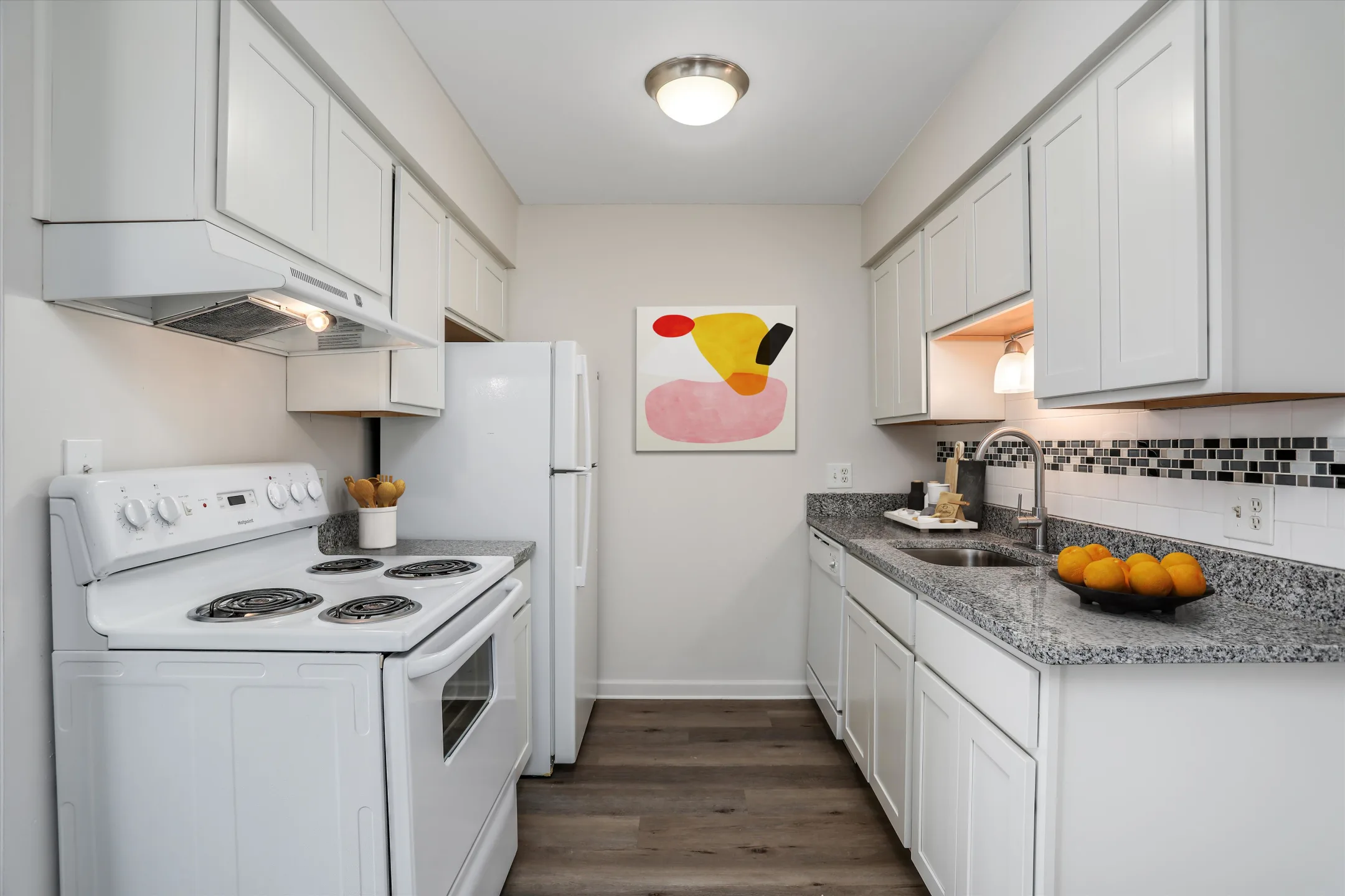 Kitchen - The Trilogy Apartments - Belleville, MI