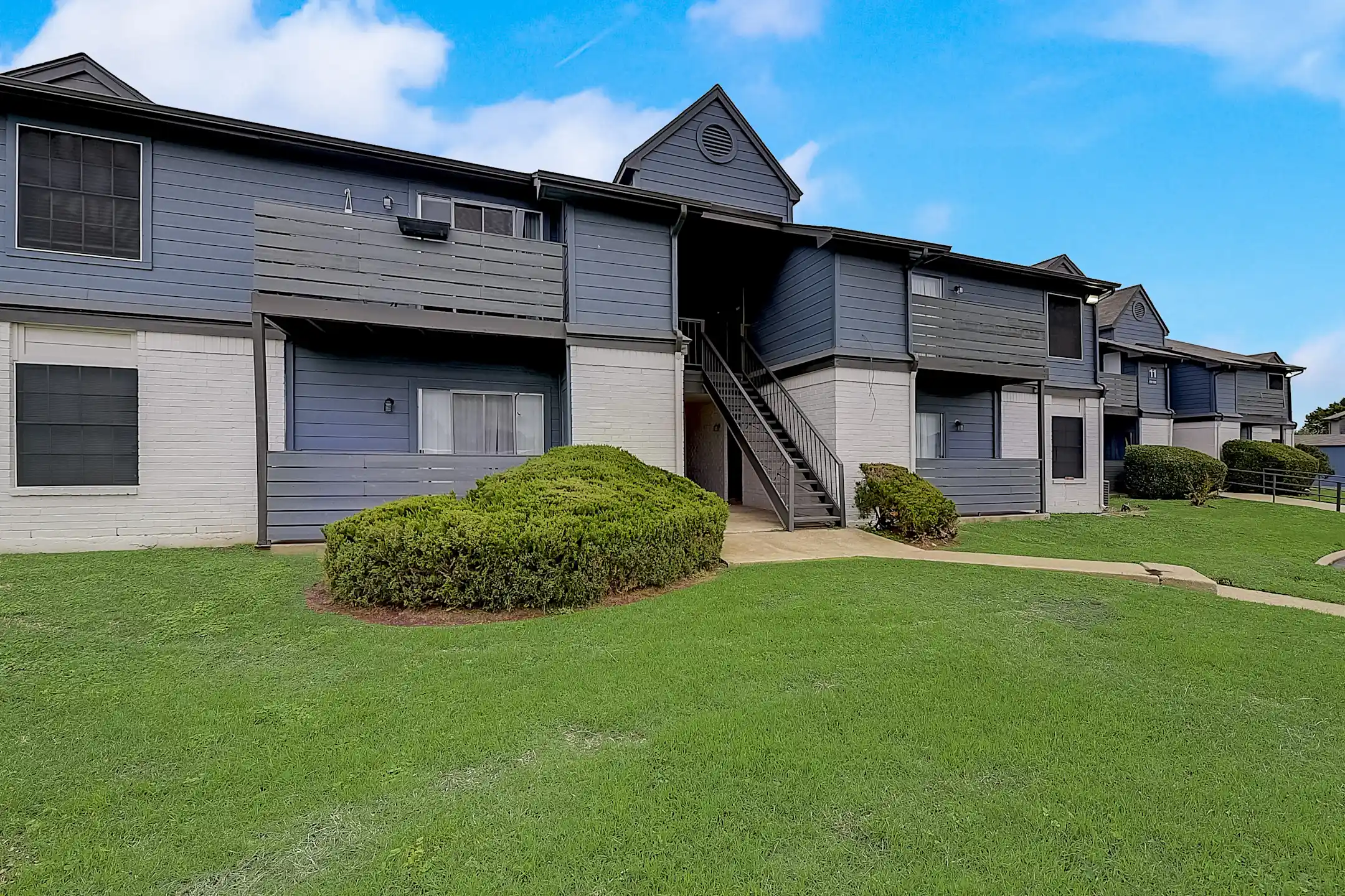 Ashton Apartments 681 North Saginaw Boulevard Saginaw, TX