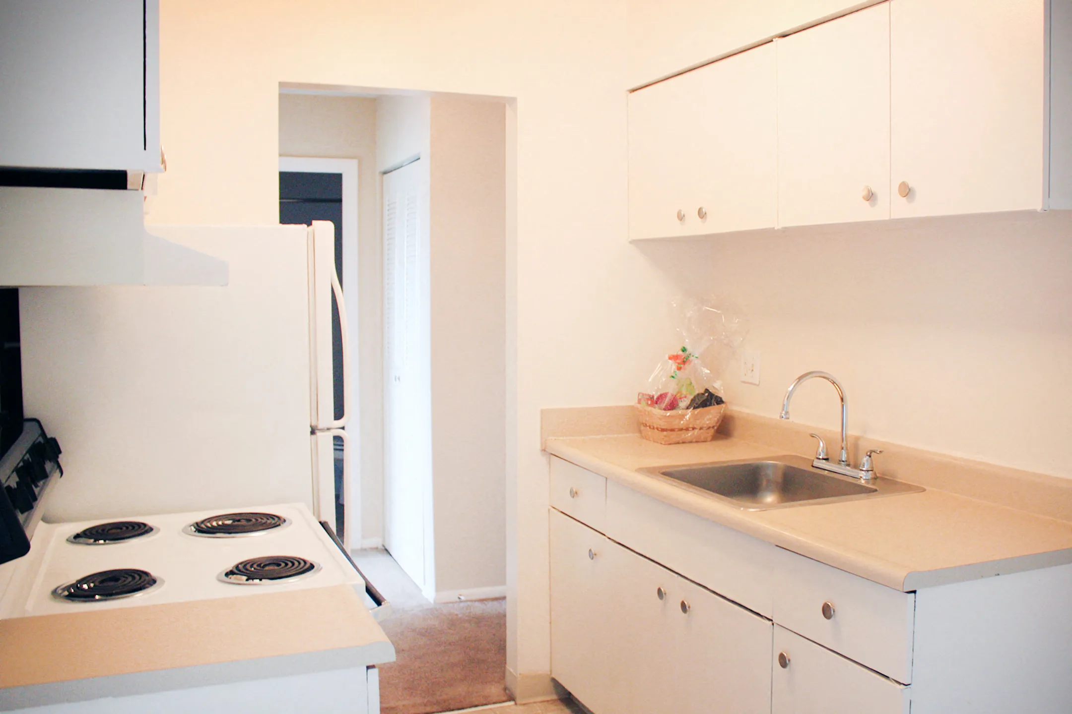 Kitchen - Crown Pointe - Covington, KY
