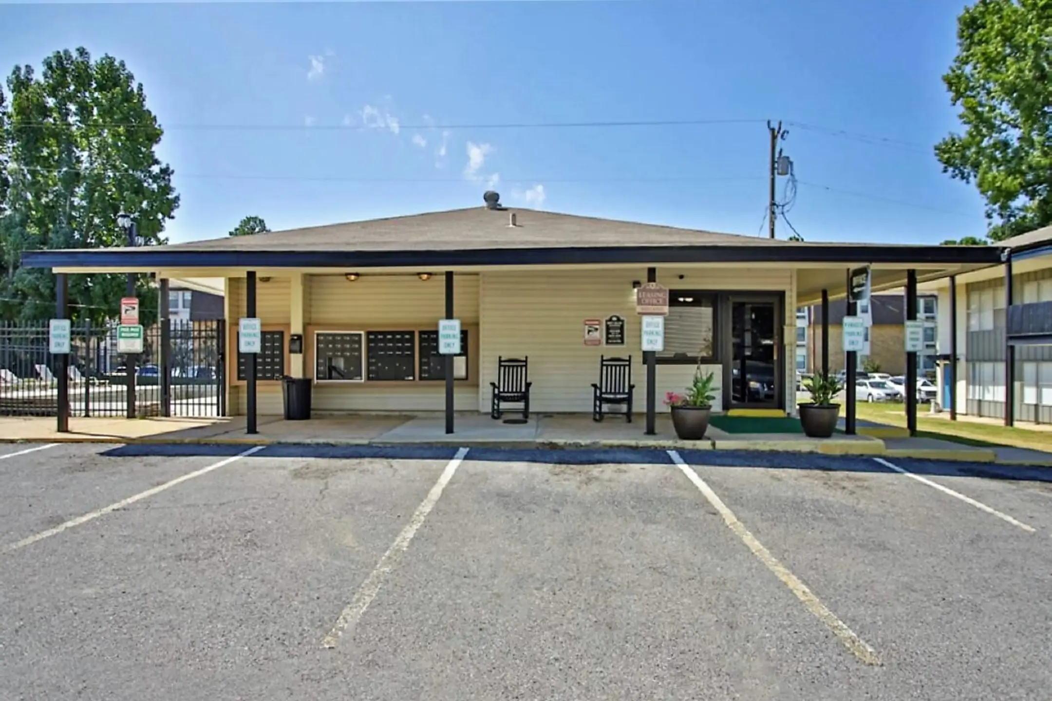 Misty Hollow Townhomes 2747 Highway 28 E Pineville, LA Apartments for Rent Rent.