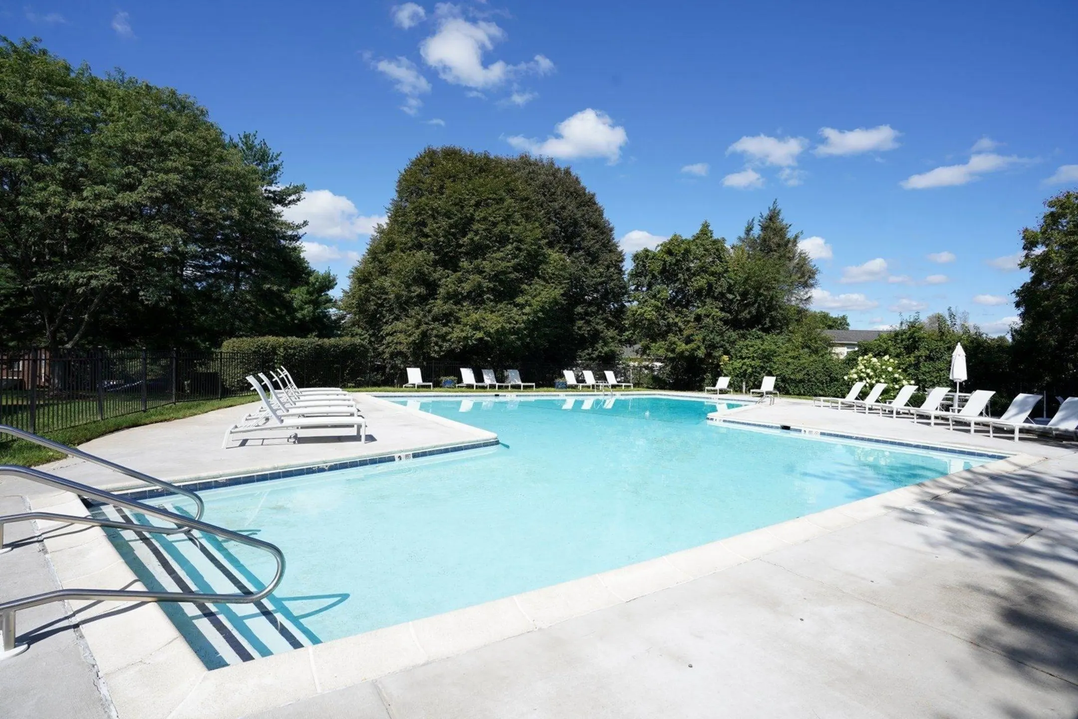 Pool - Willowbrook Apartments Boothwyn - Upper Chichester, PA