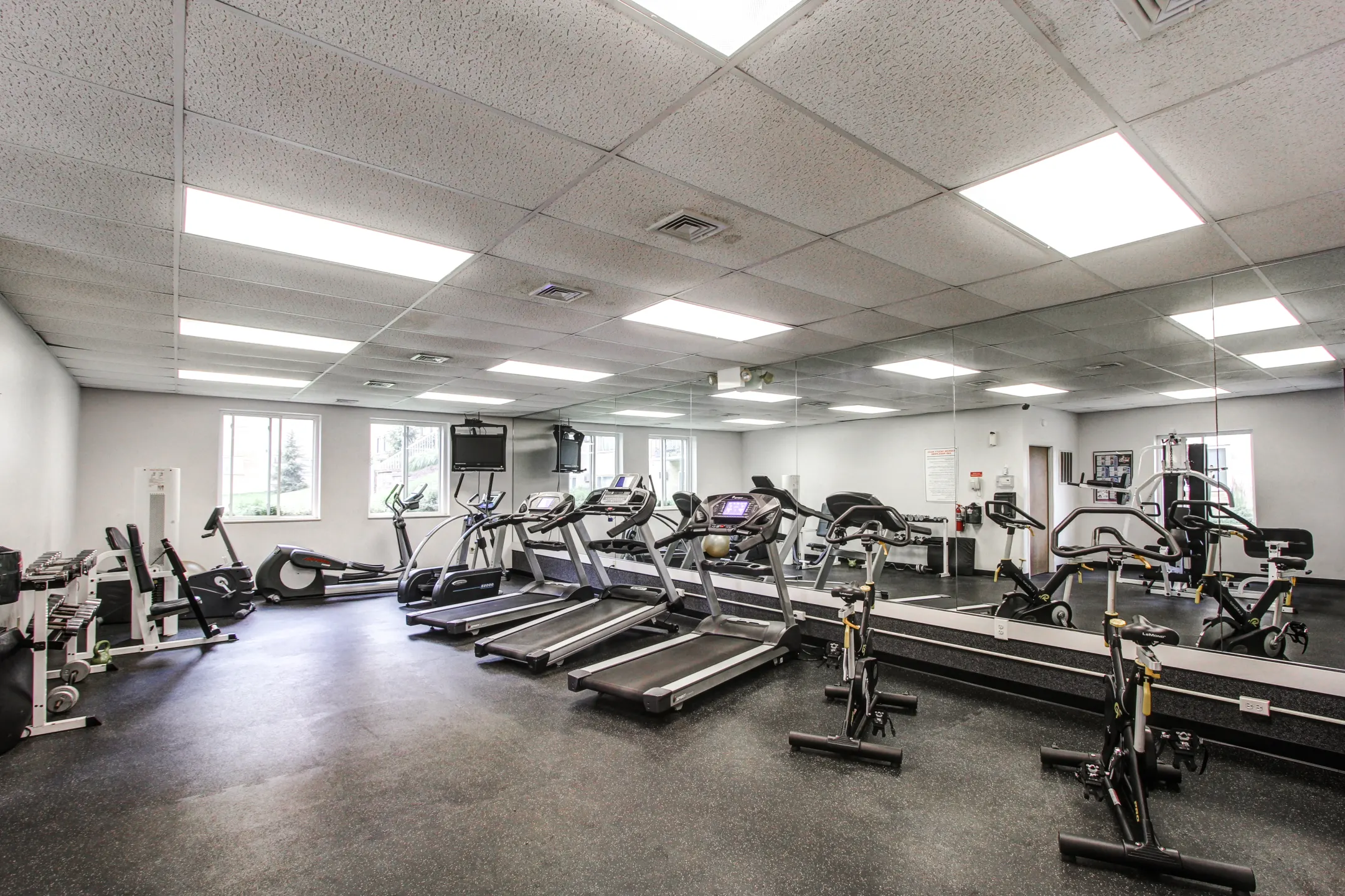 Fitness Weight Room - Nob Hill Apartments - Pittsburgh, PA