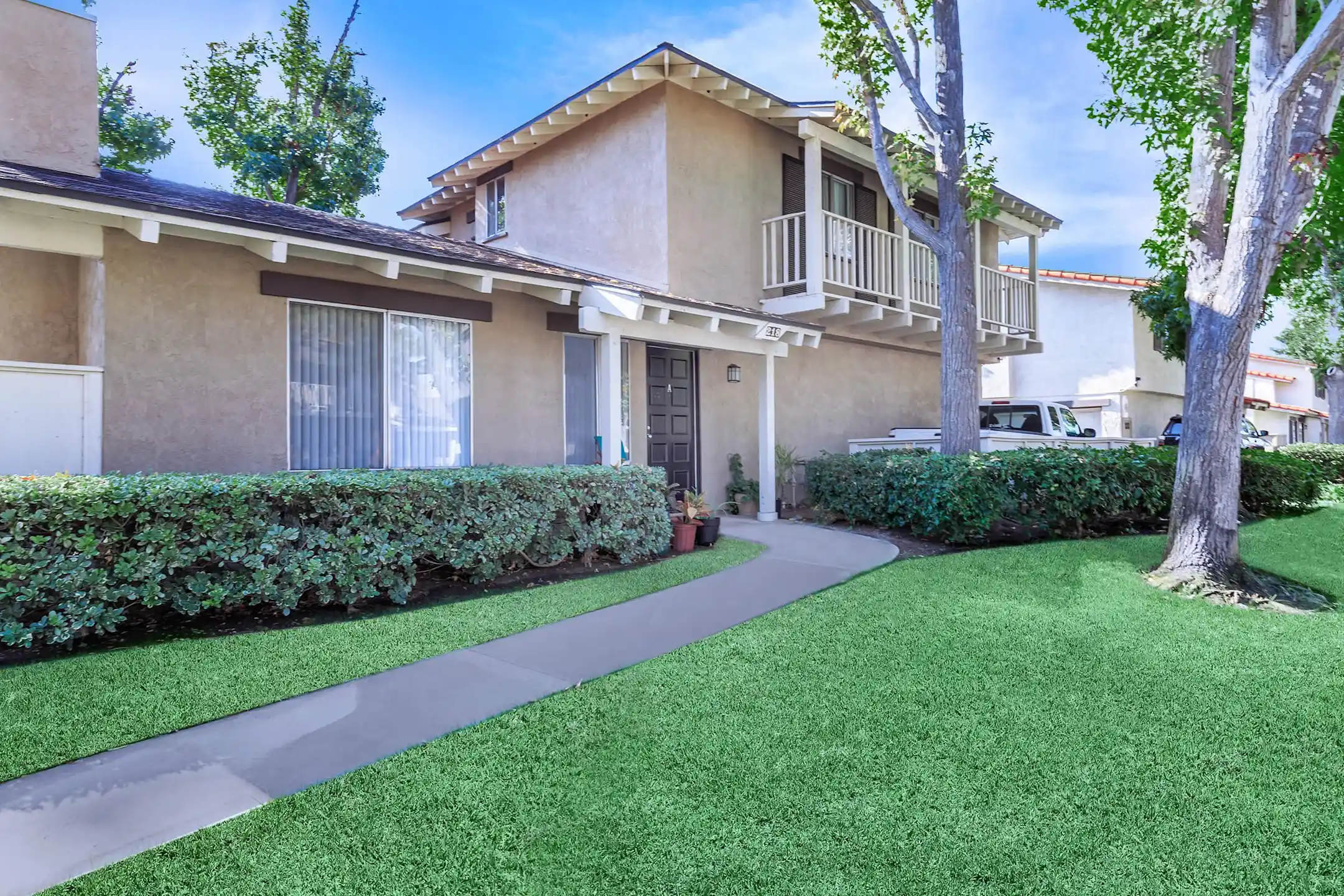 Carlyle Square Apartment Homes 266 Backs Ln Placentia, CA