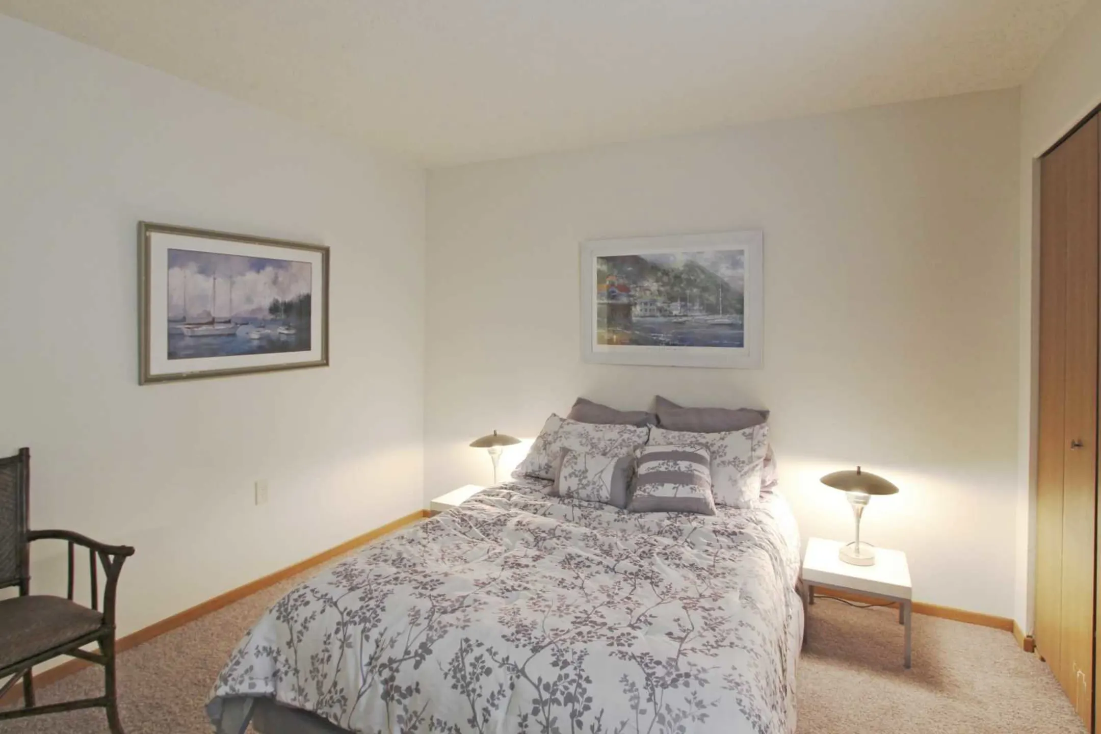 Bedroom - Timber Top Apartments & Townhomes - Akron, OH