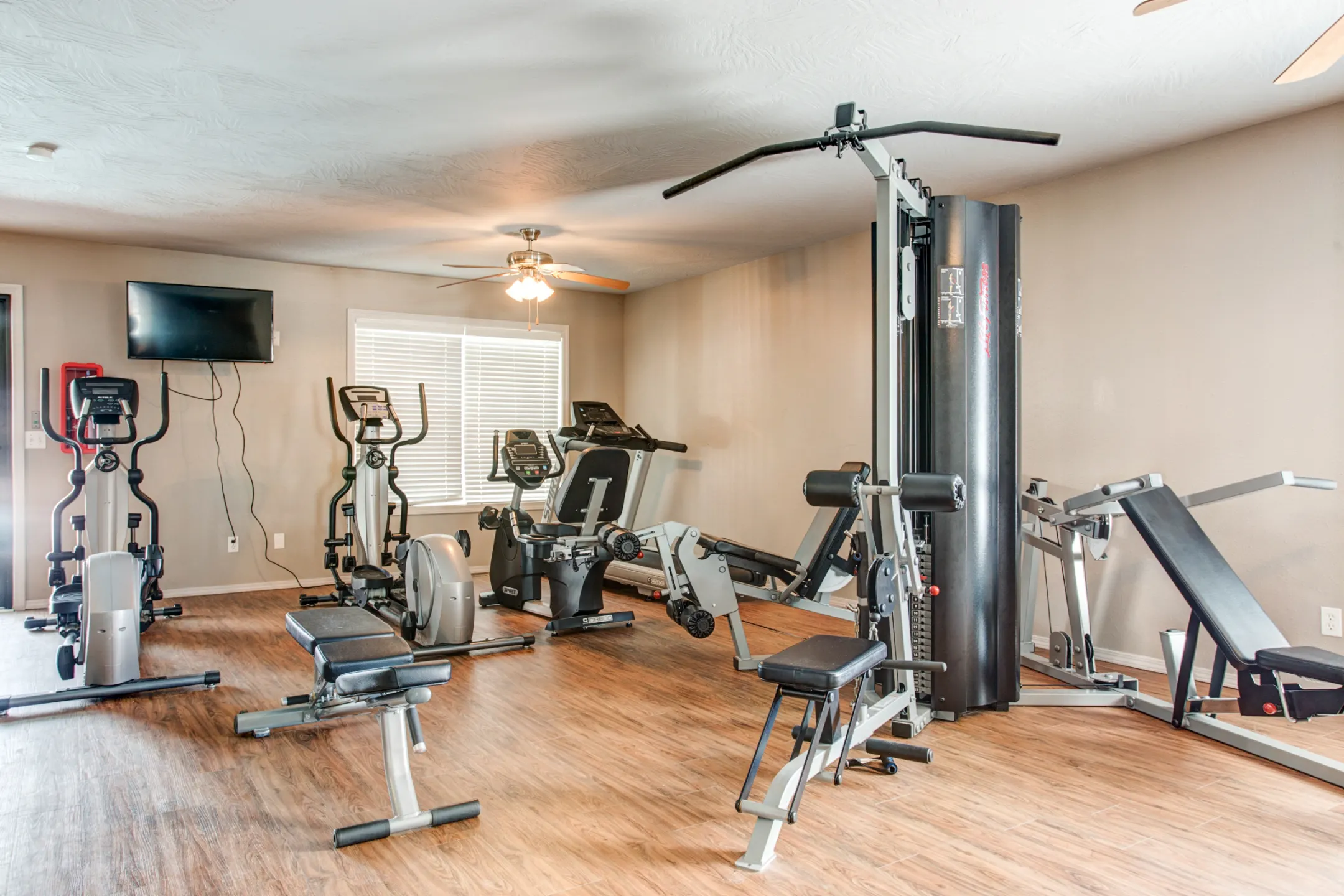Fitness Weight Room - Quail Creek Apartments - Springfield, MO