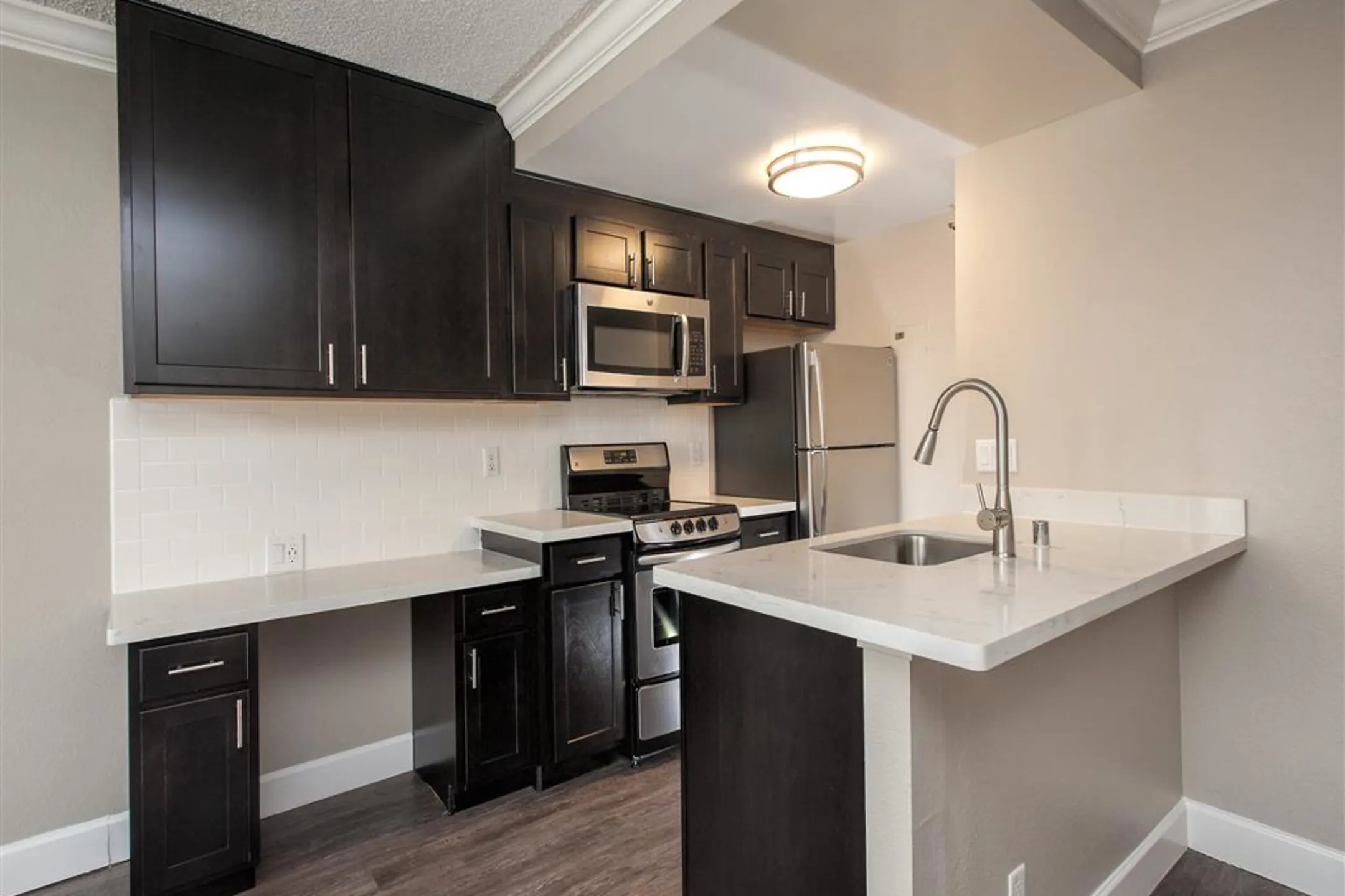 Kitchen - Tower 737 - San Francisco, CA