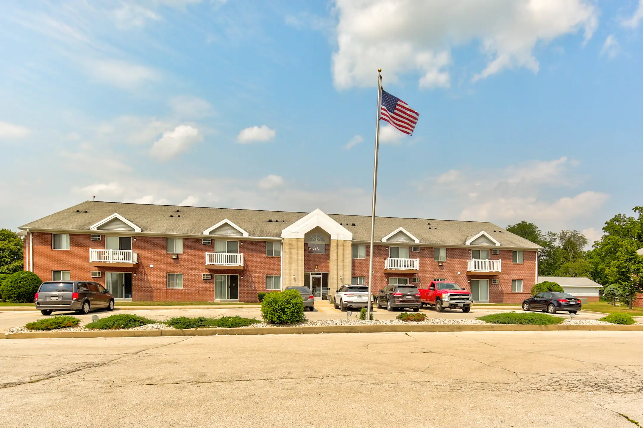 Parkside Apartments / Grace Manor Apartments 205219A W. Jefferson