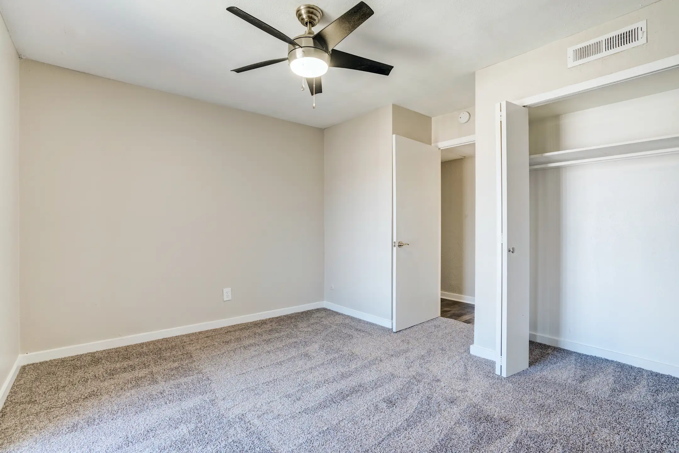 Casa Luna Apartments Dallas, TX 75228