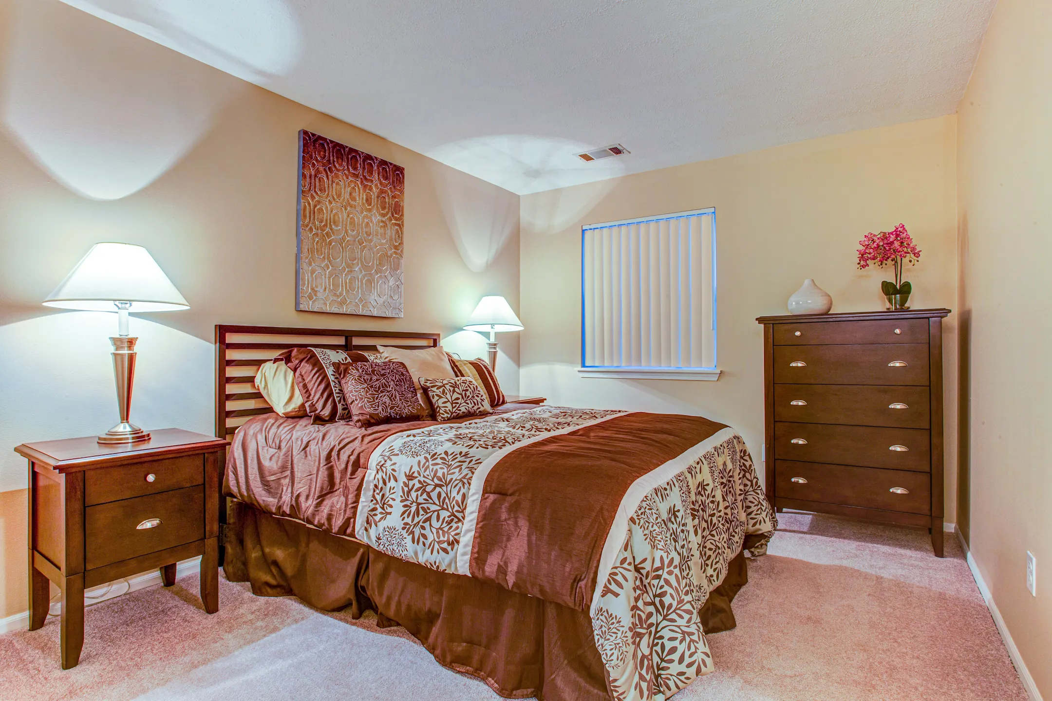 Polo Club Apartments Strongsville, OH 44136