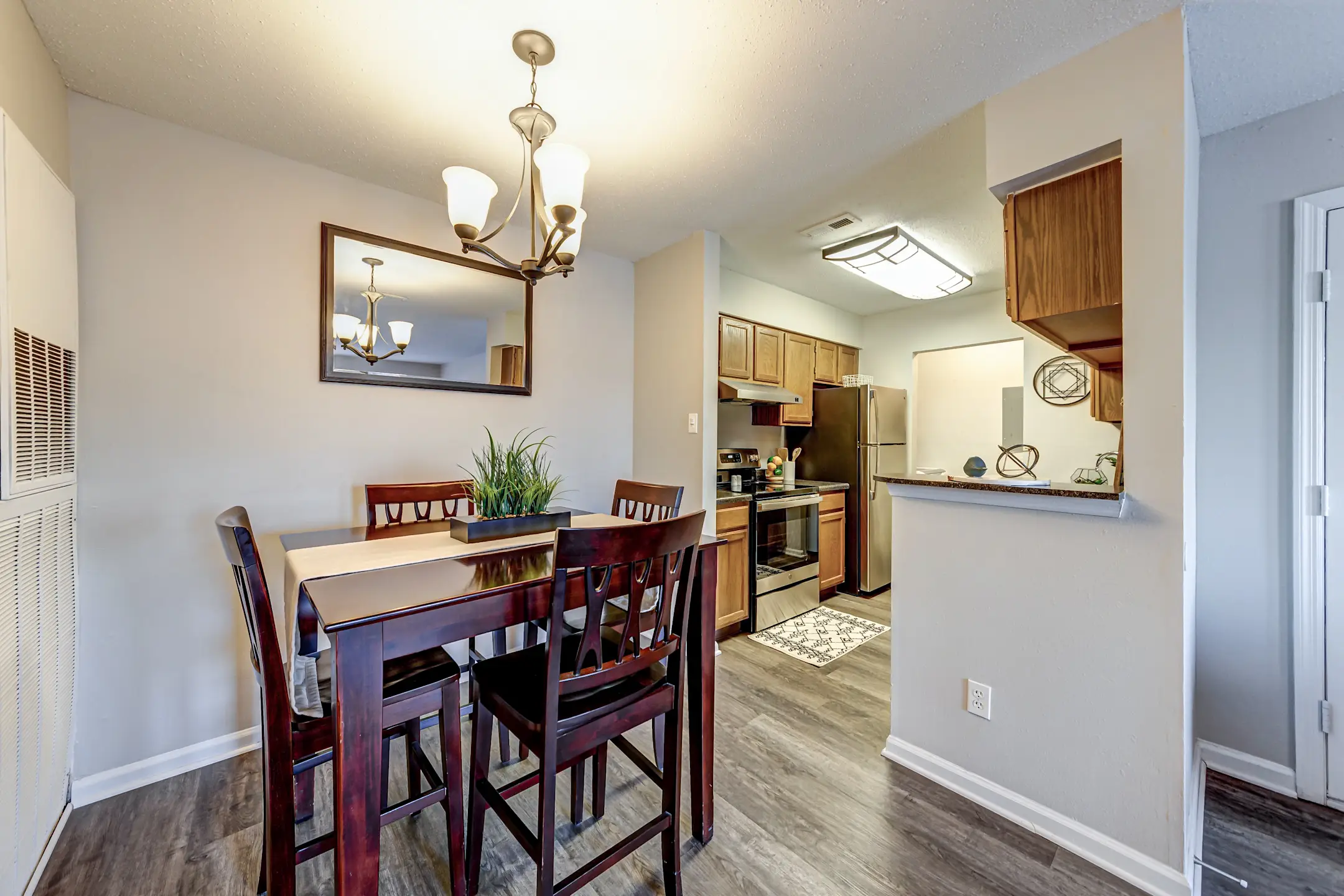 Remington Apartment Homes 3545 Veterans Memorial Parkway Saint