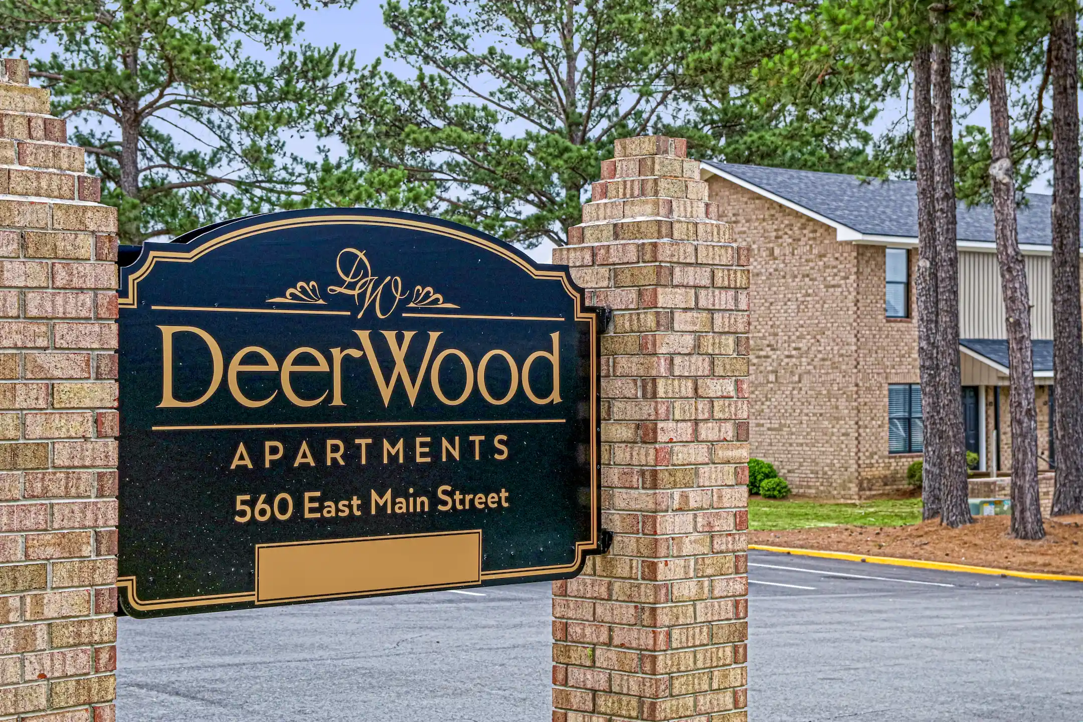 Deer Wood Apartments 560 E Main St Statesboro, GA Apartments for