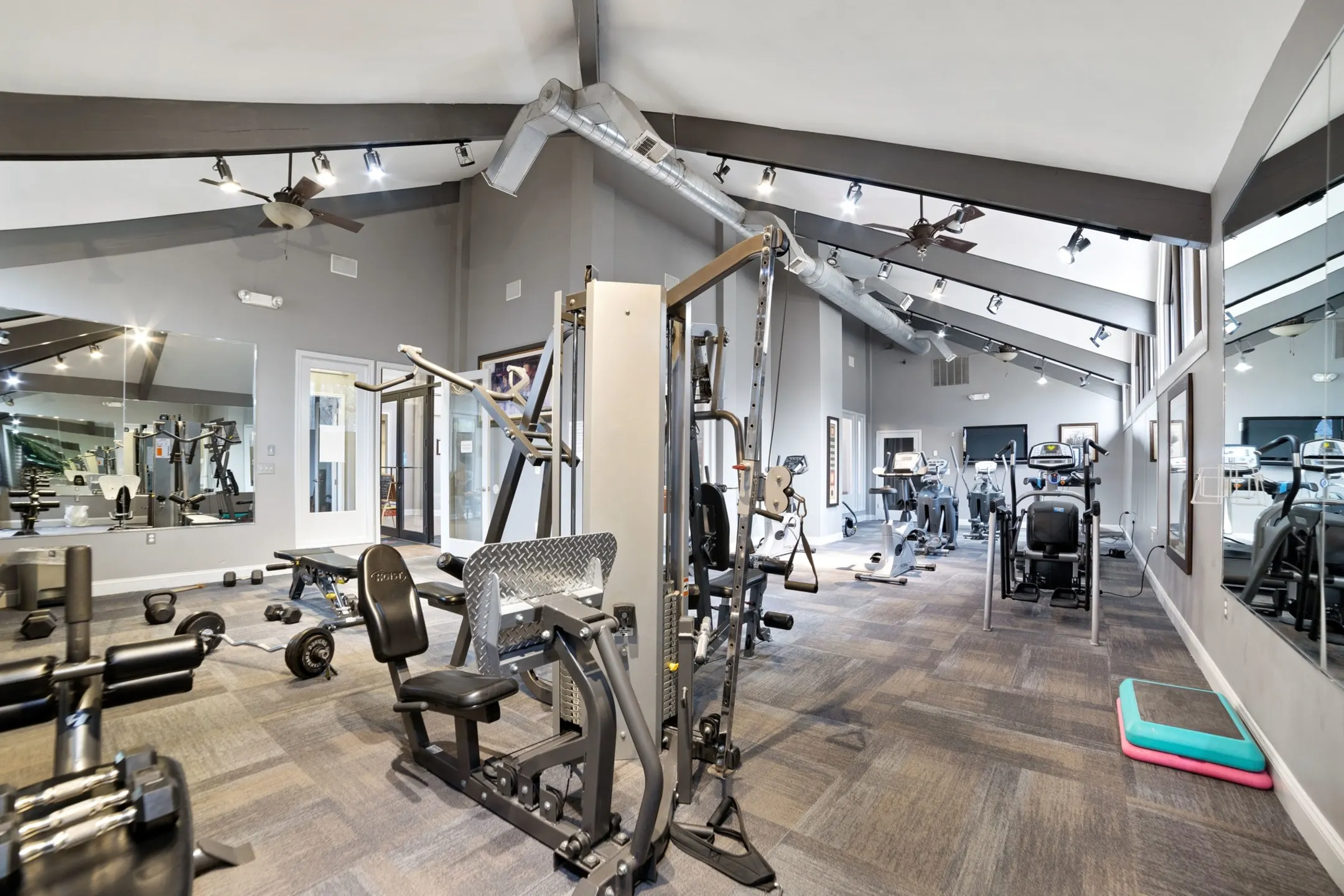 Hidden Lake Town And Country Apartments 1 Lincoln Pl North