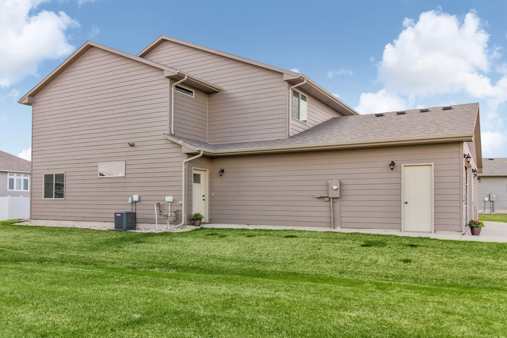 Bison Trail Twin Homes 3611 East Bison Trail Sioux Falls, SD