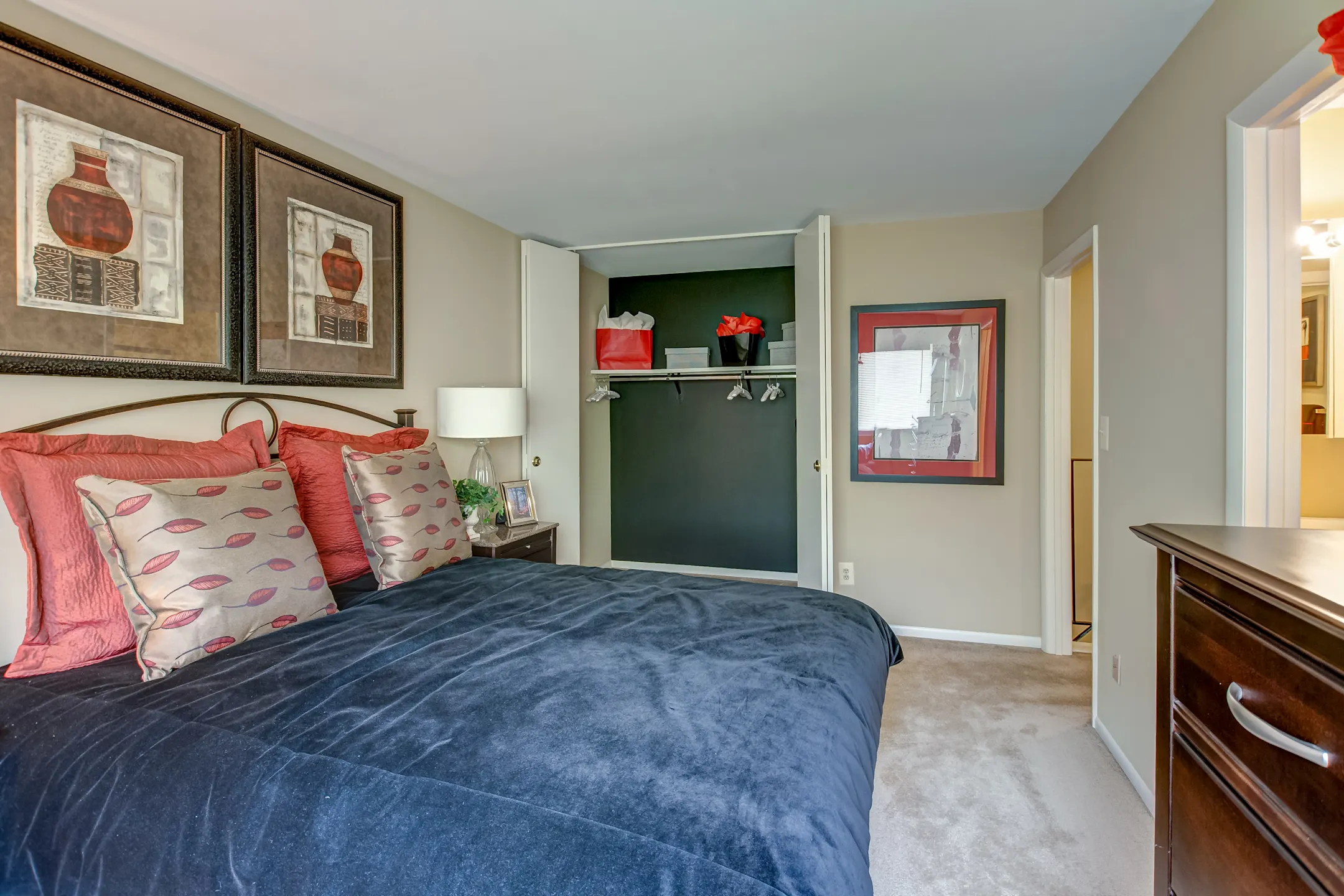 Howard Hills Townhomes 8800 Howard Hills Dr Savage, MD Apartments