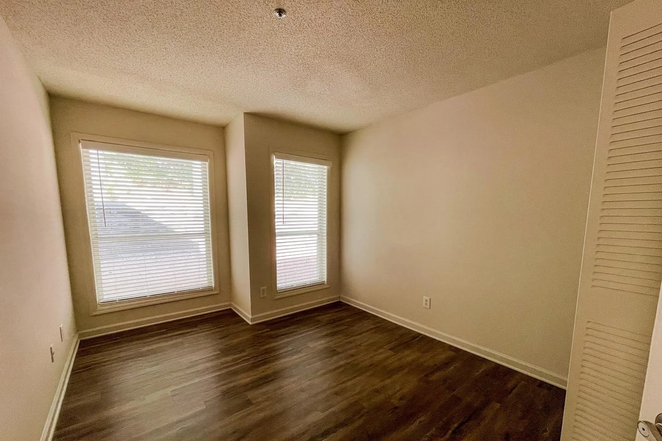 The Crest at Berkeley Lake Apartment Homes Apartments Duluth, GA 30096