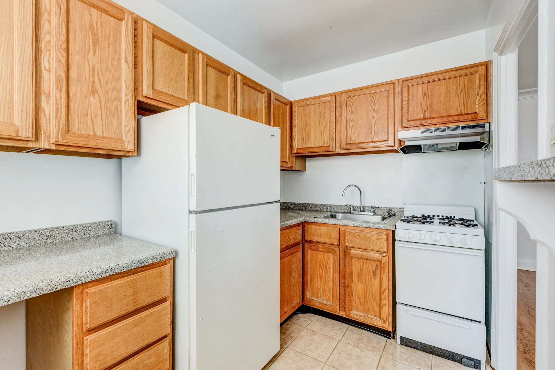 Kitchen - Thames Manor Apartments - Pittsburgh, PA