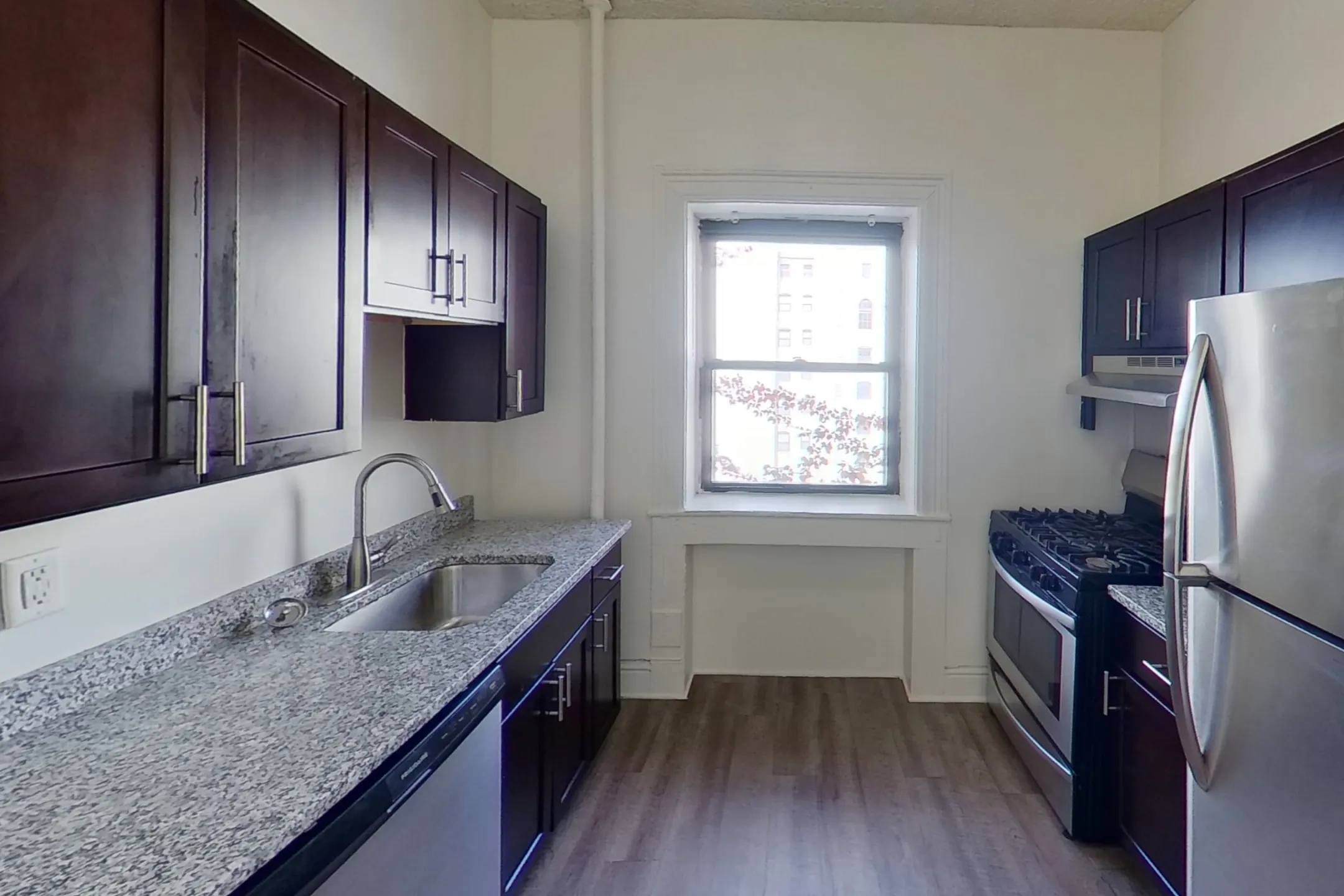 Kitchen - Mount Vernon Apartments - Baltimore, MD
