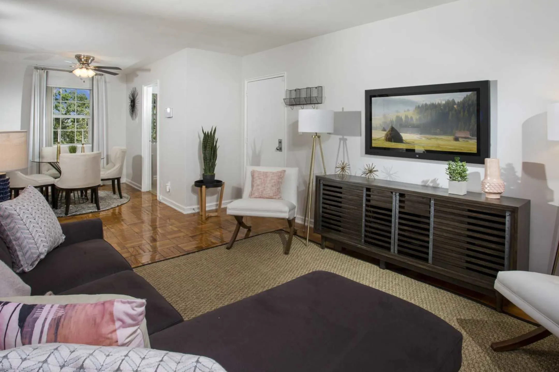 Living Room - Queenstown - Mount Rainier, MD