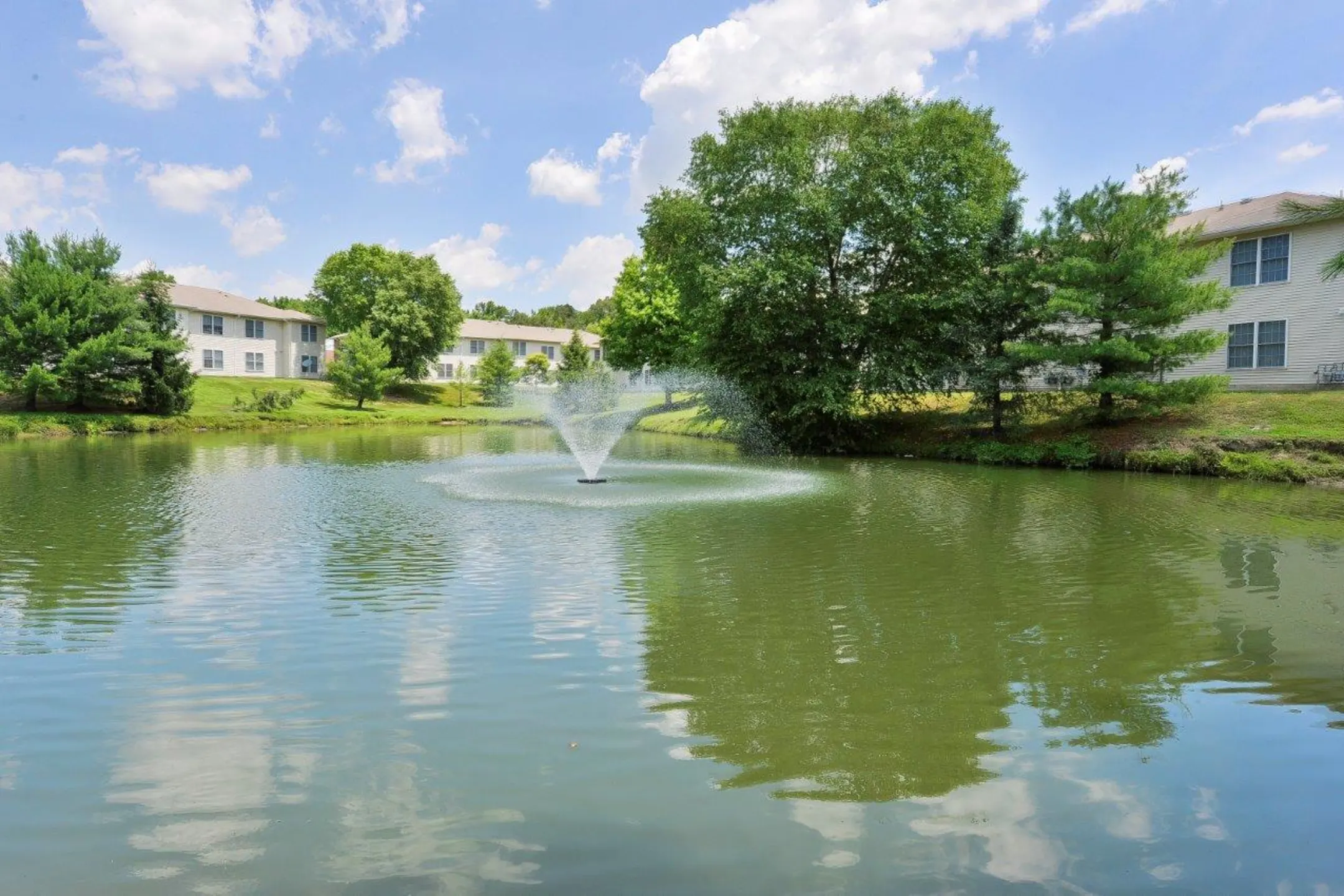 Woodview at Marlton Apartment Homes 175 Daphne Dr Marlton, NJ