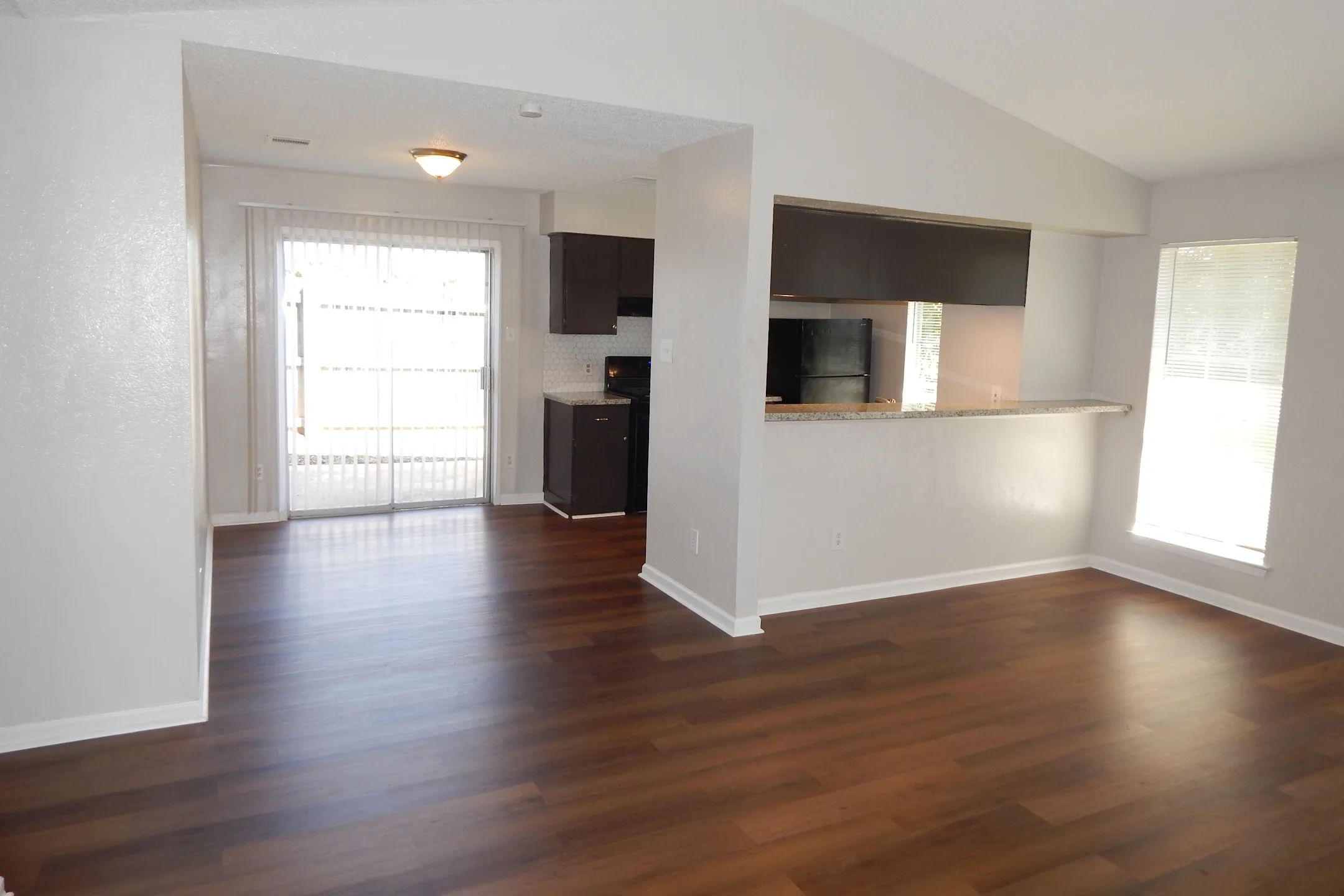 River Oaks Apartments Apartments La Grange, TX 78945