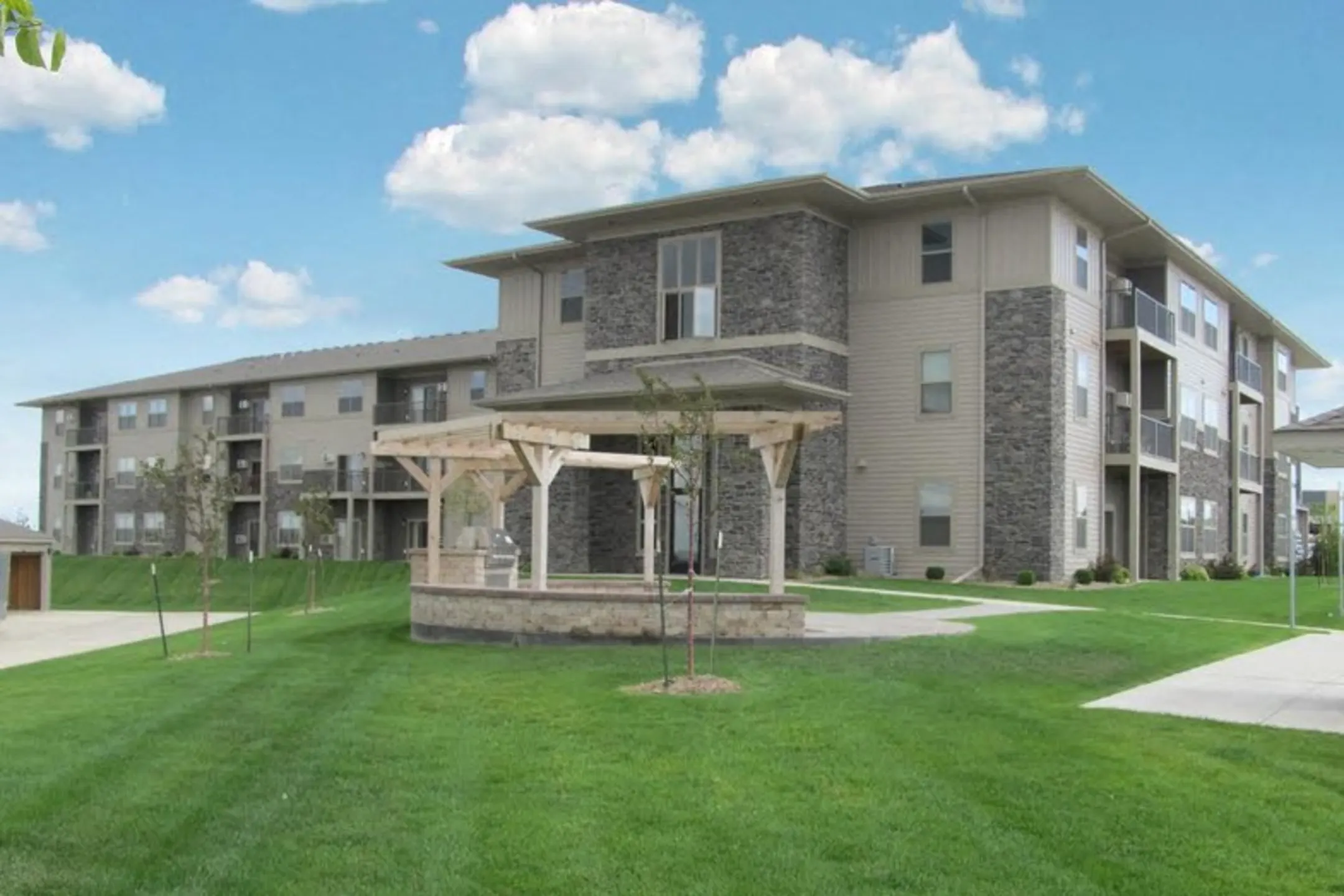 Brookledge Apartments Watford City, ND 58854