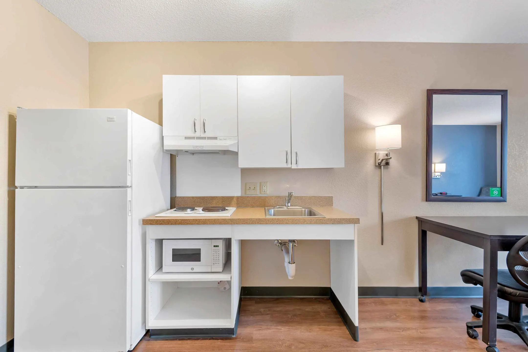 Kitchen - Furnished Studio - Charlotte - University Place - Charlotte, NC
