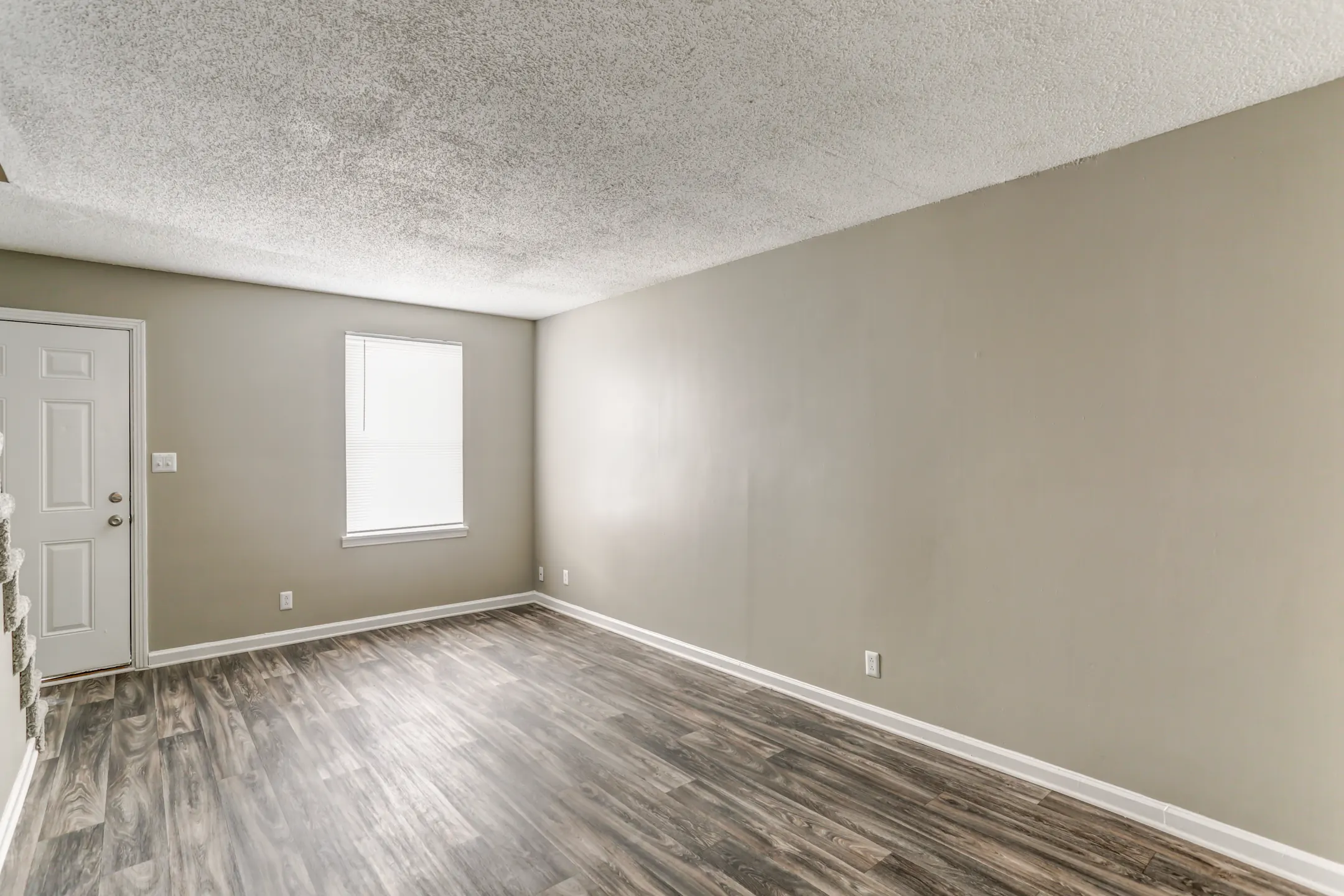 Lexington Village Apartments Clarksville, TN 37042