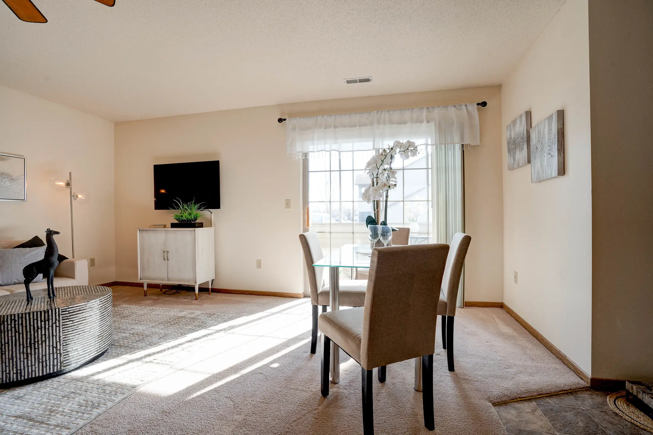 Grand Reserve Apartments Cedar Rapids, IA 52402