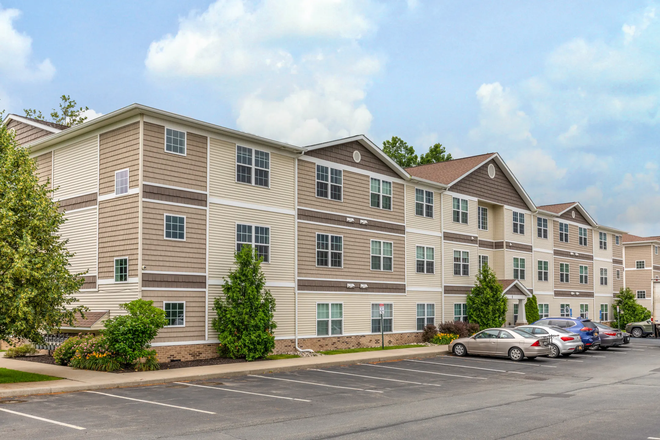 Iron Point Apartments - 1 Summit Hill Way | Troy, NY Apartments for ...