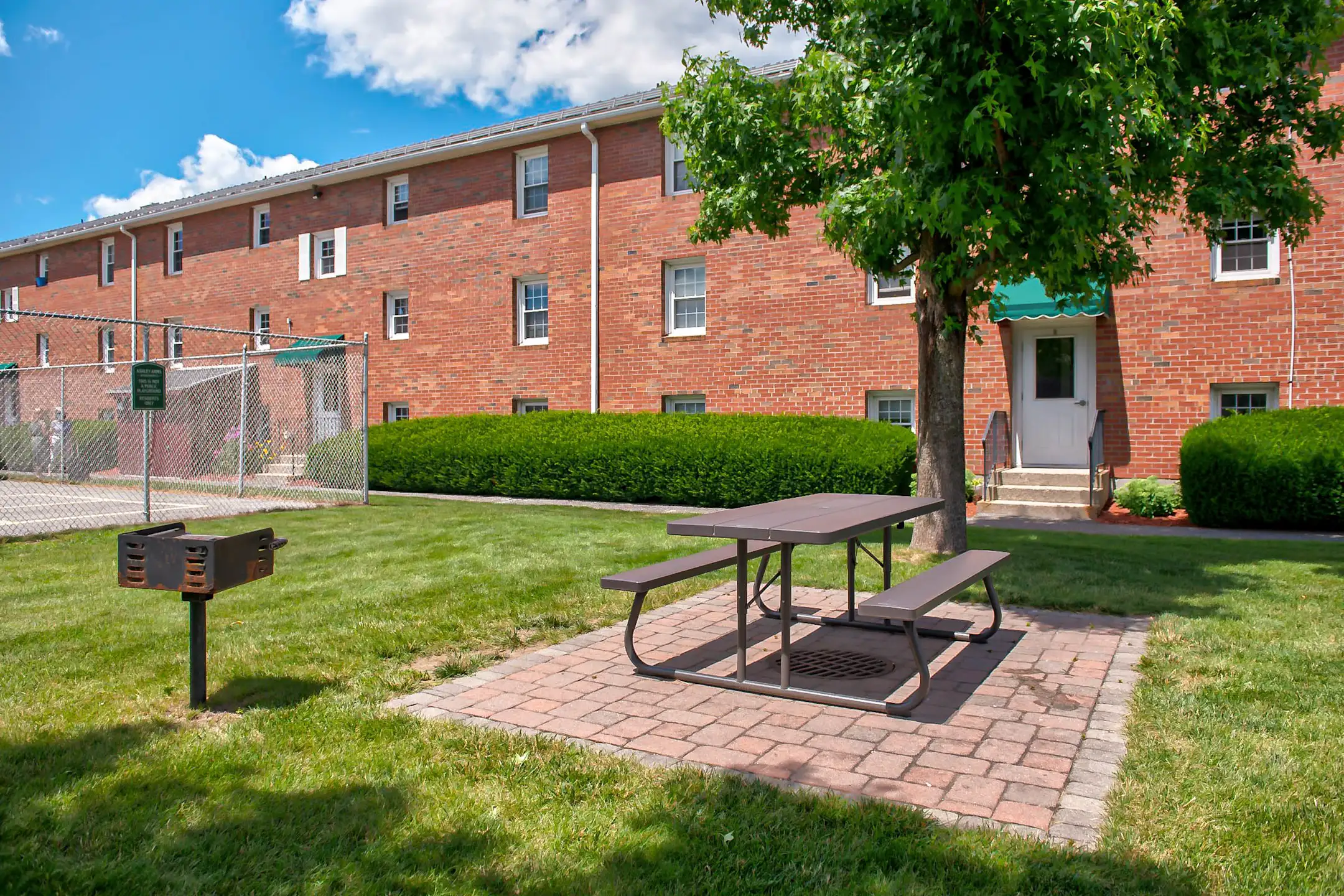 Ashley Arms Apartments West Springfield, MA 01089