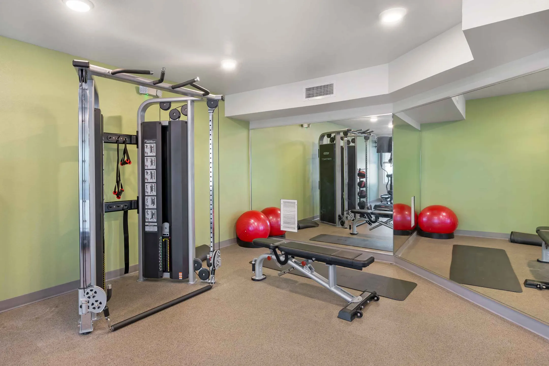 Fitness Weight Room - Furnished Studio - Orlando - Kissimmee - Kissimmee, FL