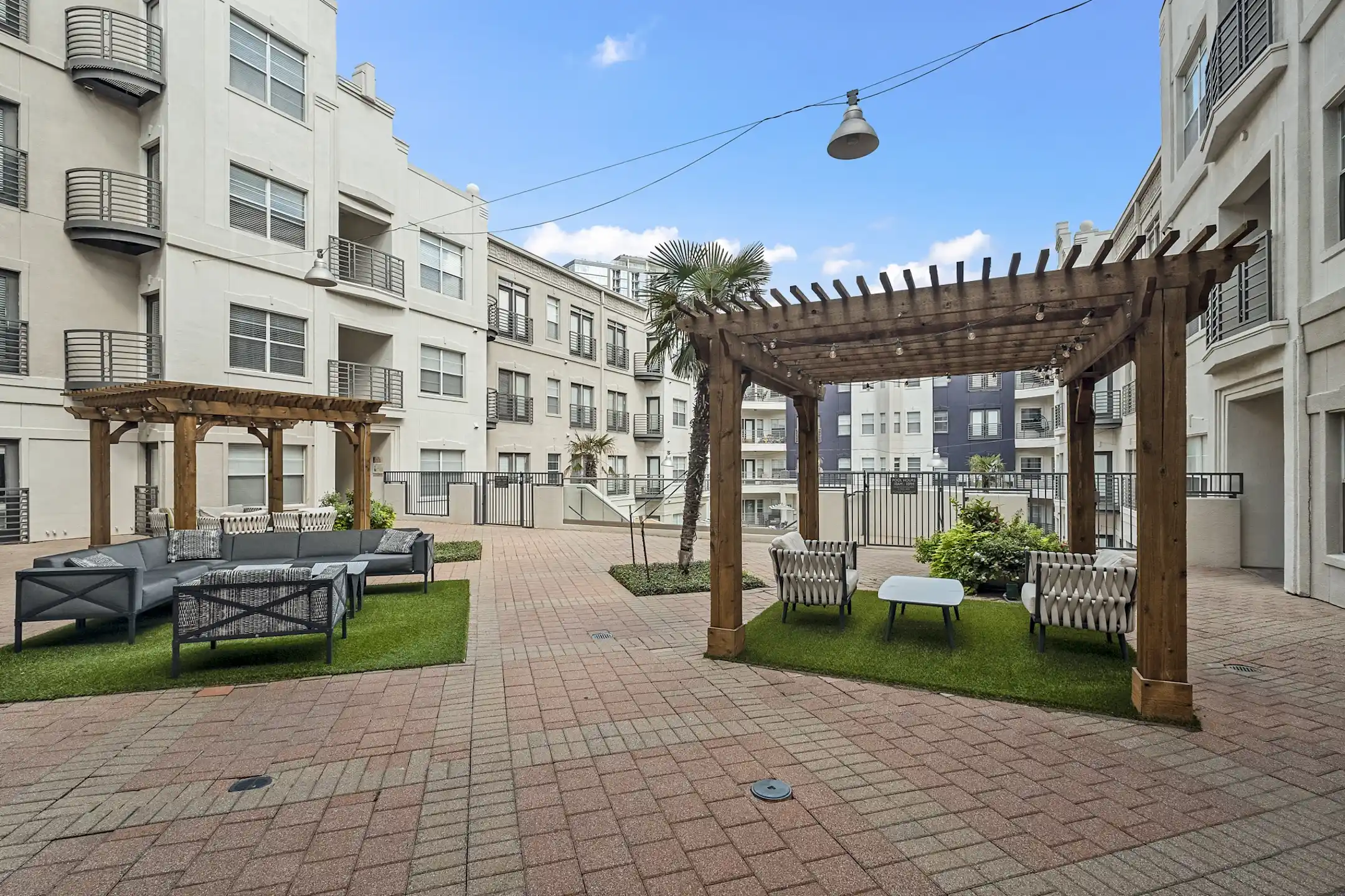 5 Mockingbird 5555 E Mockingbird Ln Dallas, TX Apartments for Rent