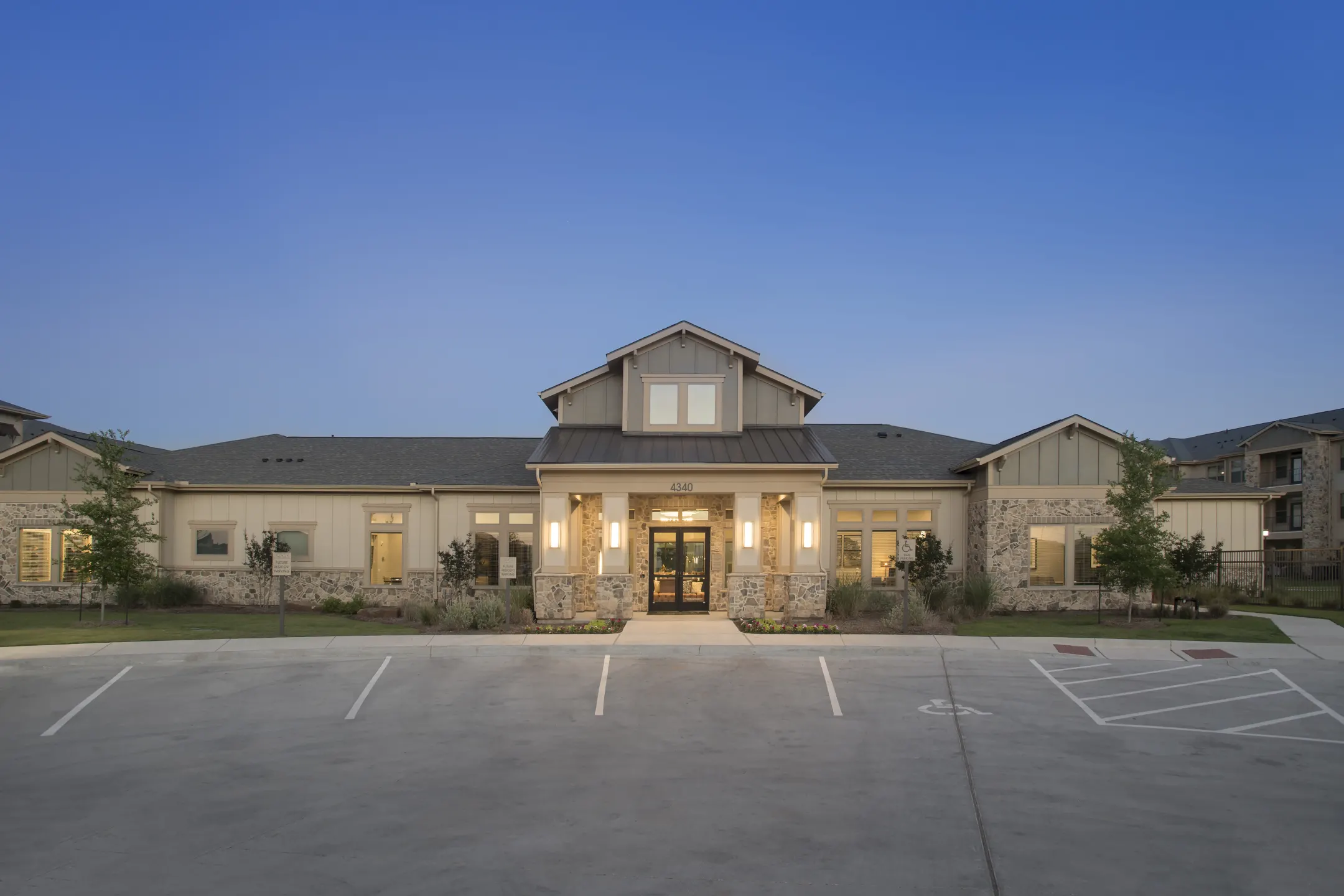 Building - SoCo at Tower Point - College Station, TX