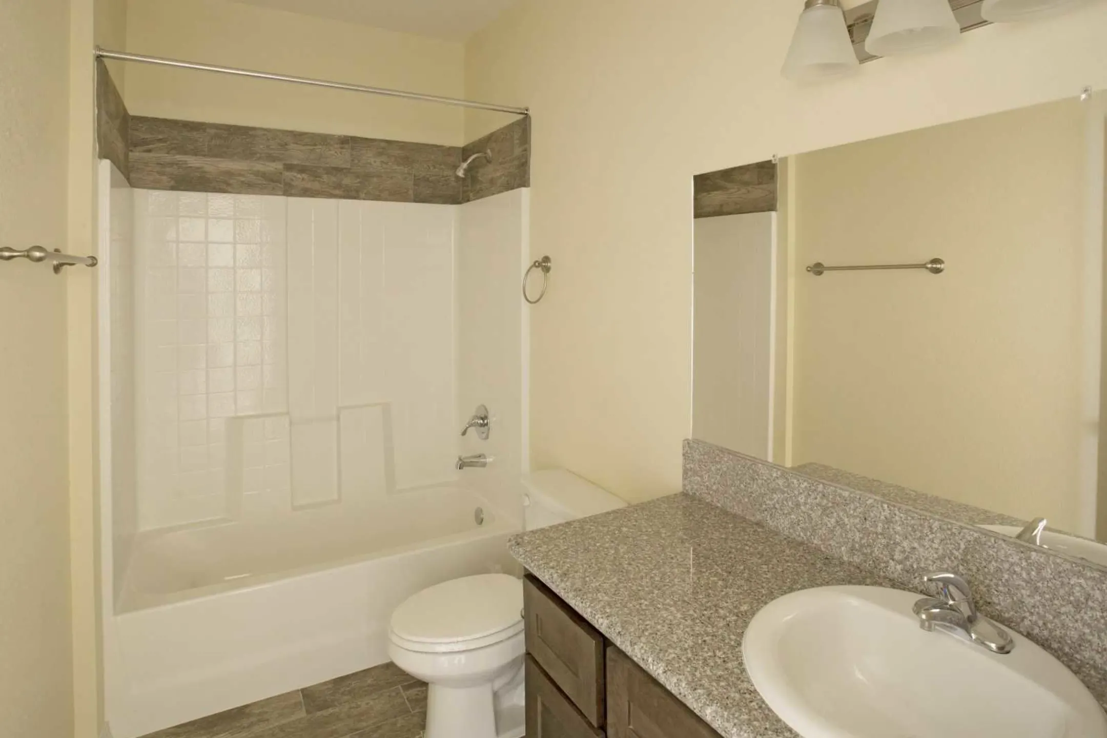 Bathroom - Los Balcones Apartments - El Paso, TX