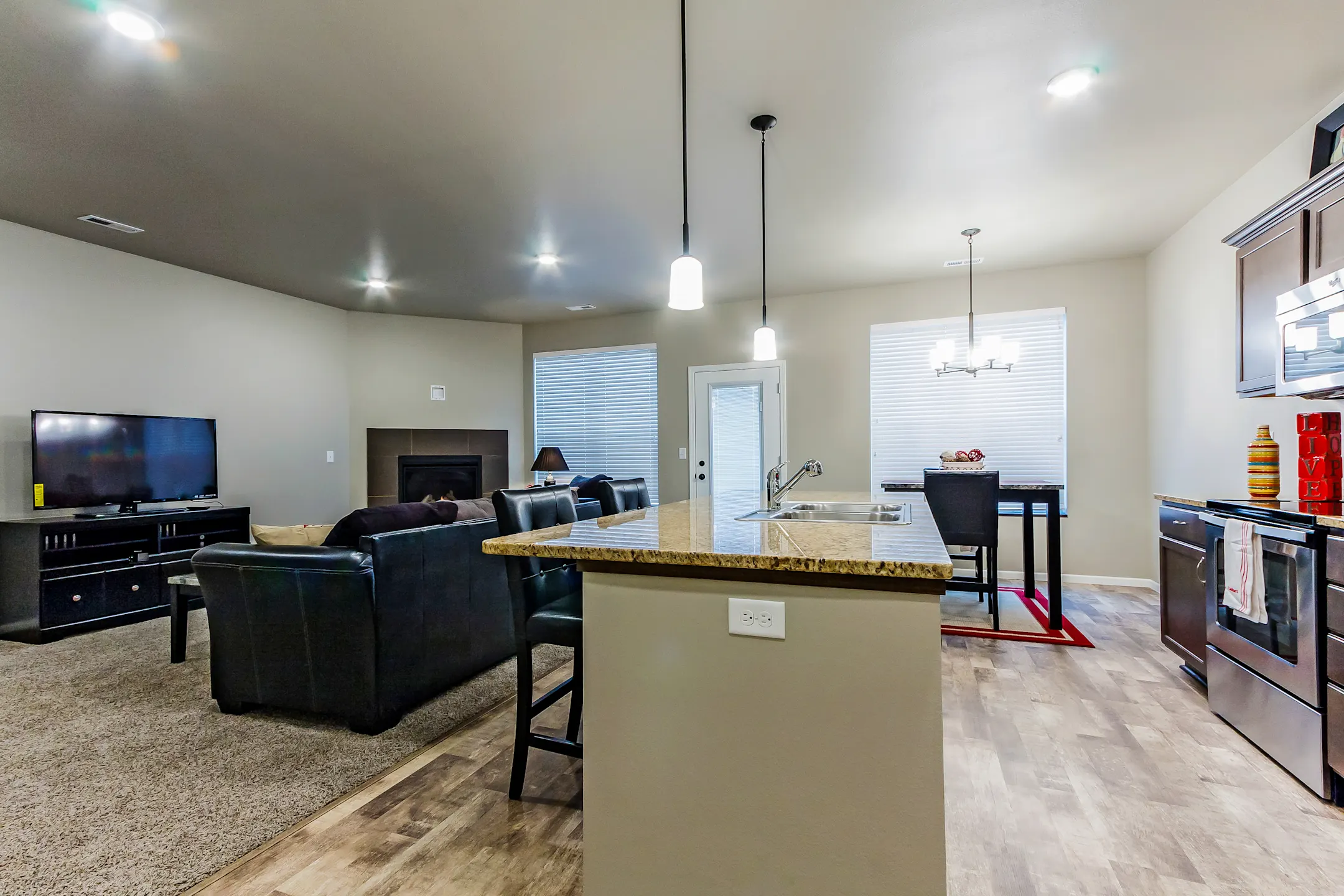 Diamond Creek Town Homes and Twin Homes 415 26th Ave W West Fargo