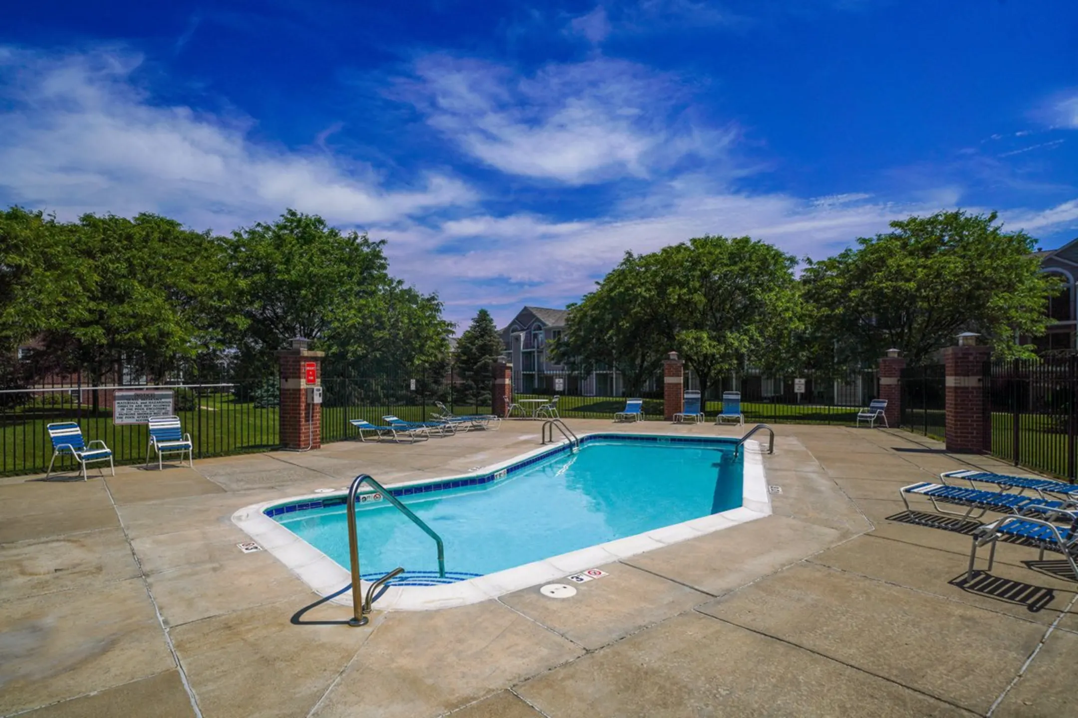 Pool - Foxwood Apartments & The Hermitage Townhomes - Portage, MI