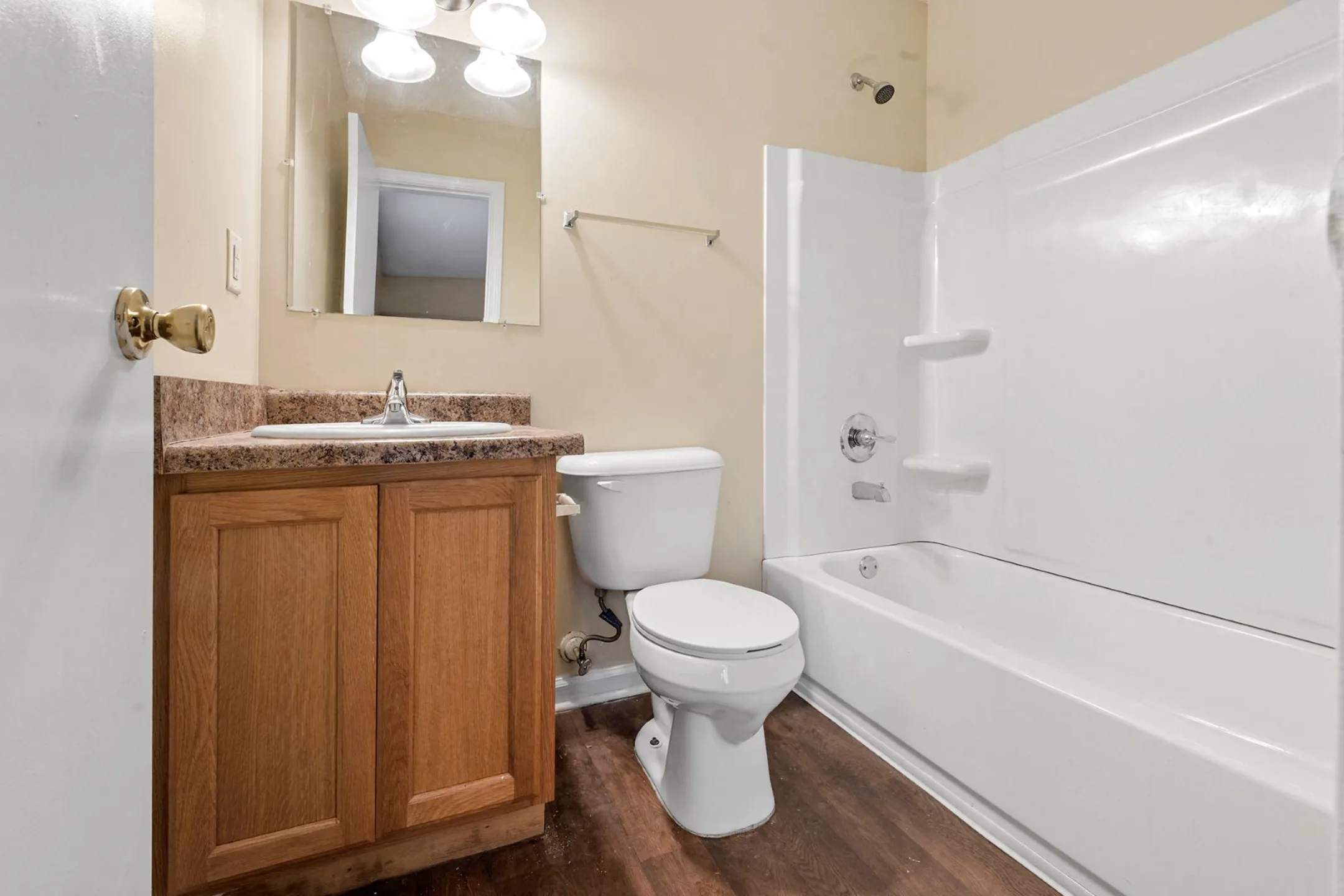 Creekside Meadows Apartments Memphis, TN 38116