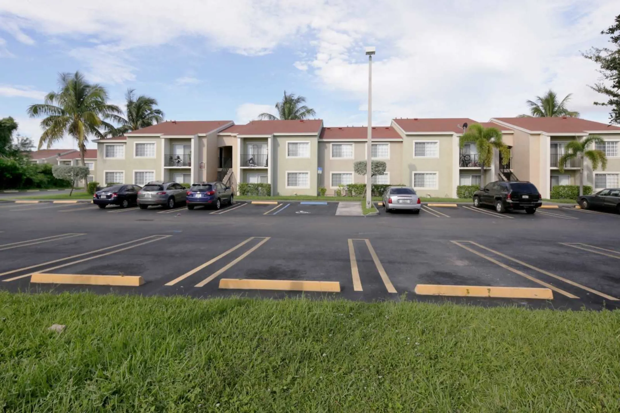 Pembroke Villas Apartments Hollywood, FL 33023