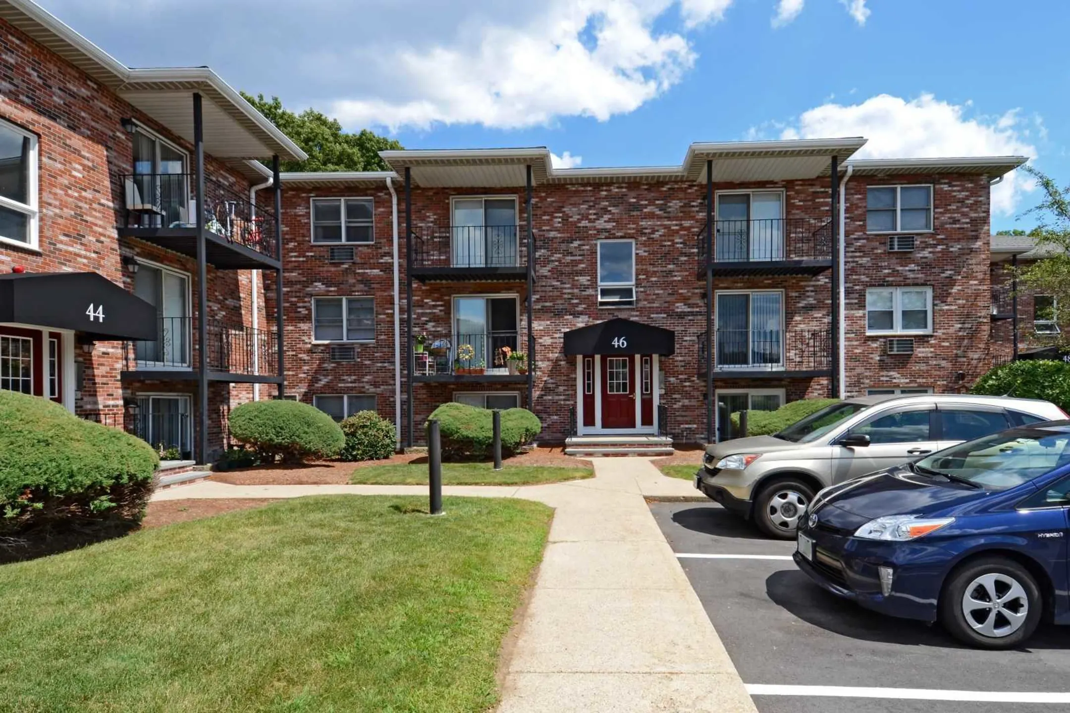 Stonebridge Apartments - 38 Dean St | Norwood, MA Apartments for Rent ...