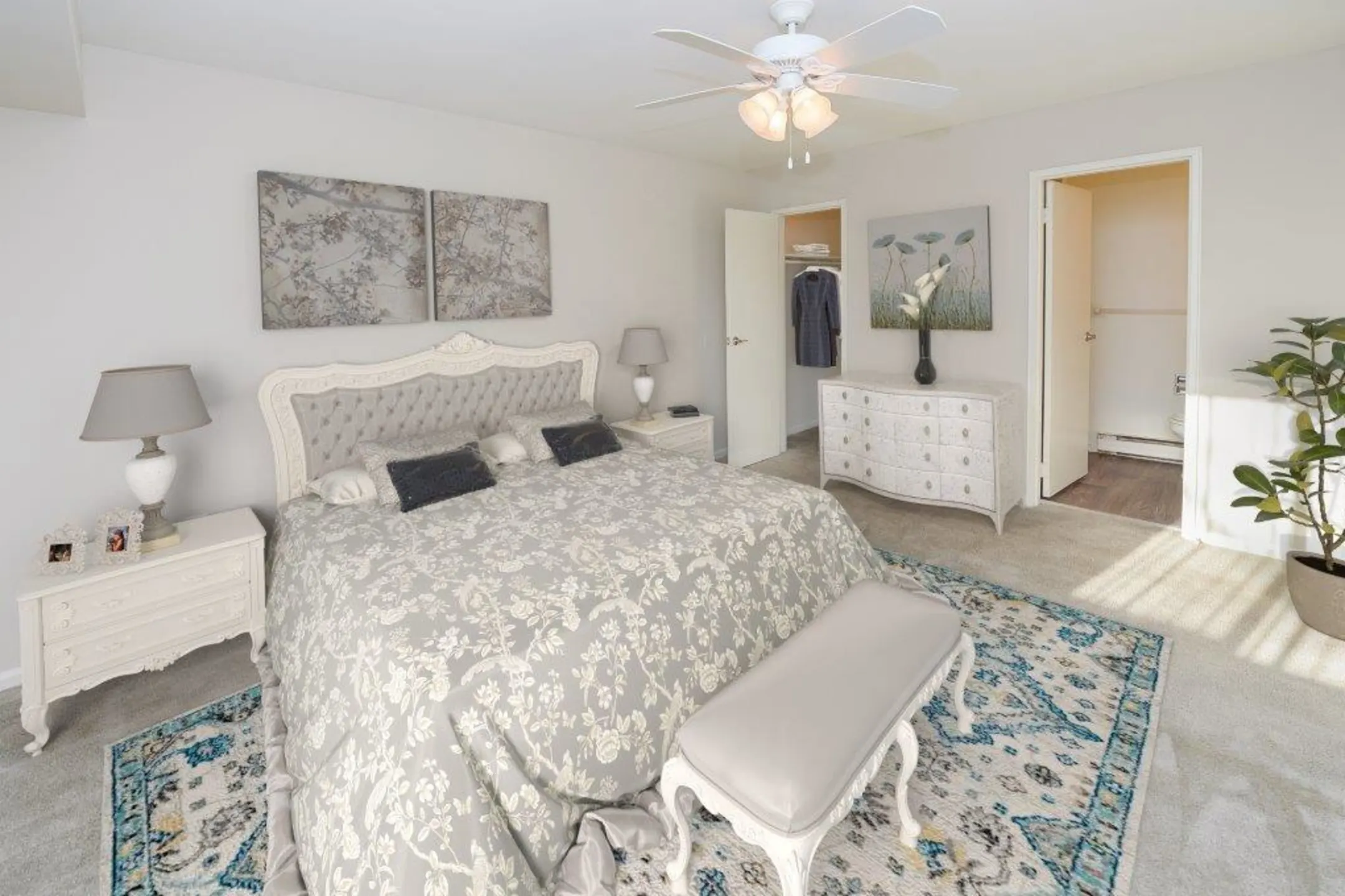 Bedroom - King's Manor - Harrisburg, PA