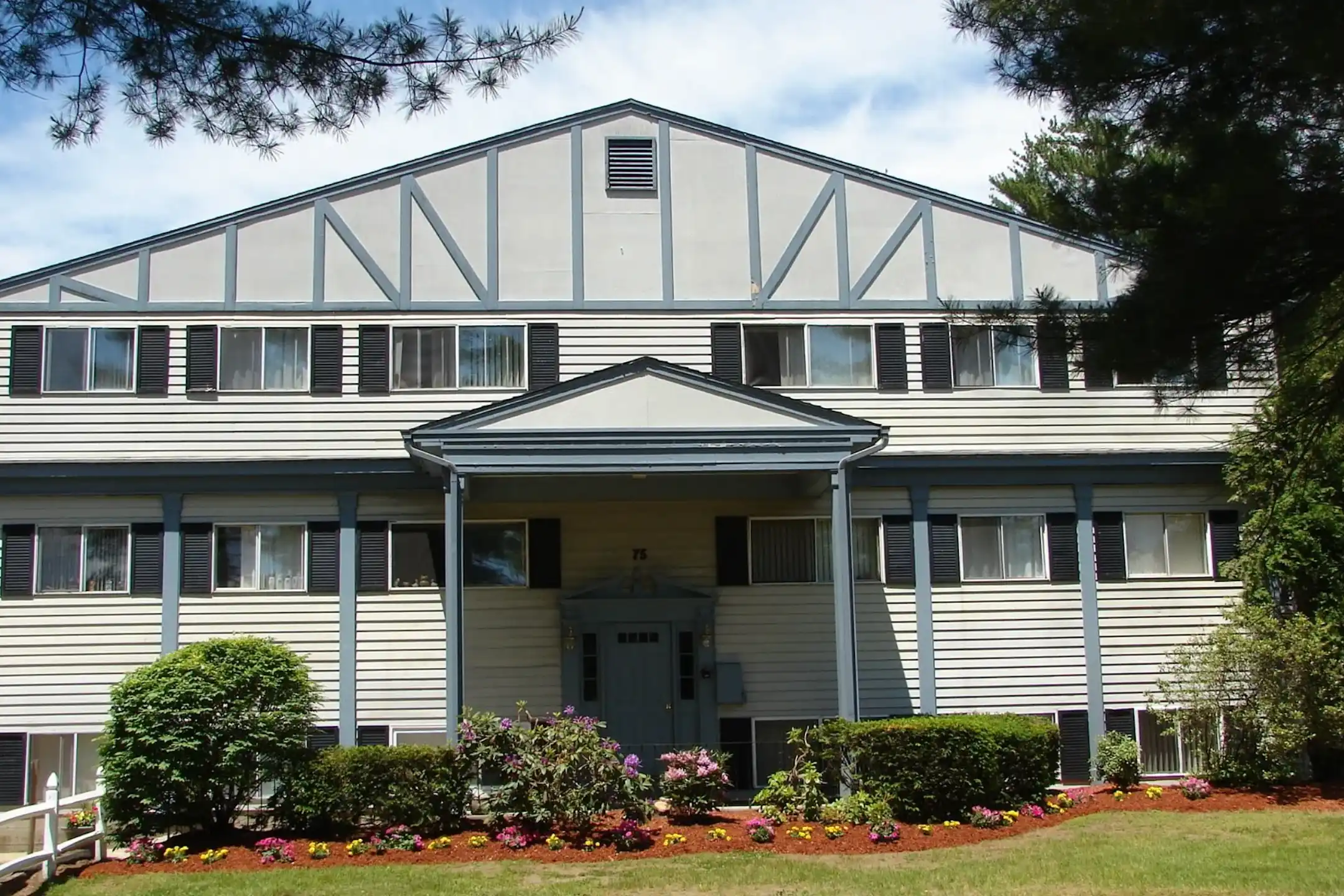 Woodlands, The 79 South Rd Londonderry, NH Apartments for Rent Rent.