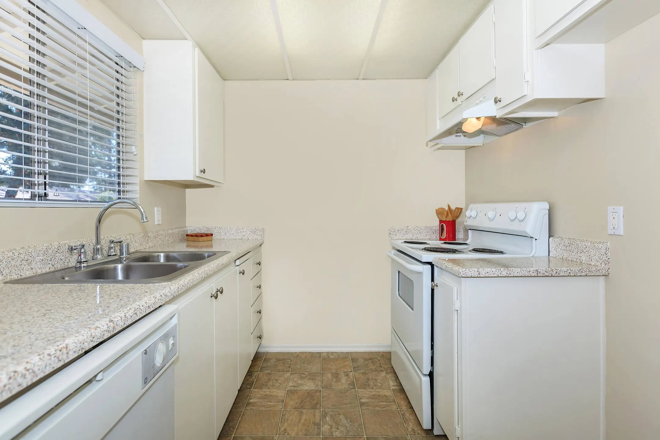 Wateridge Apartment Homes 2200 E Ball Rd Anaheim, CA Apartments for