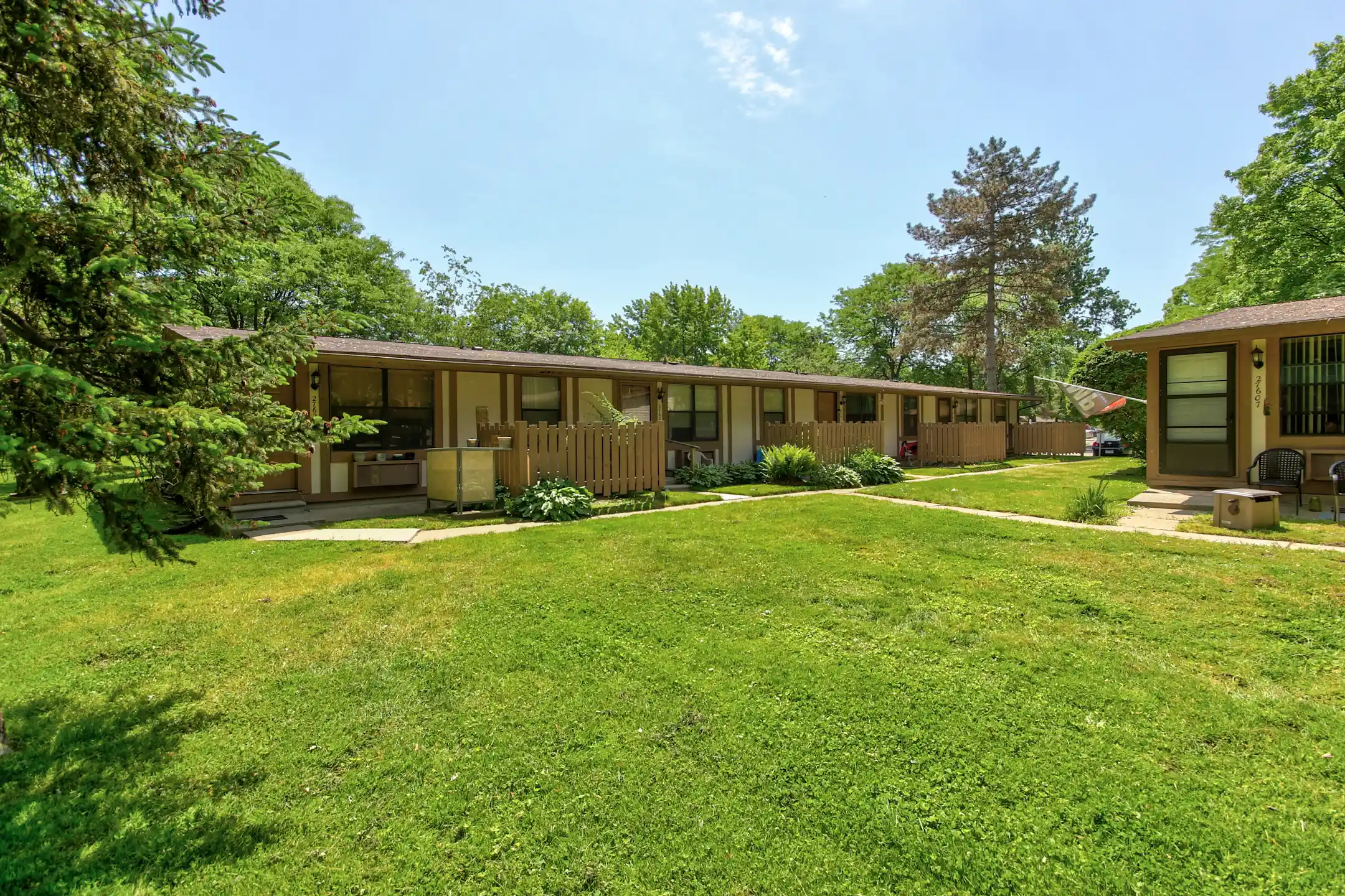 Heritage Apartments 276620 Nicolle Harrison Township, MI for Rent