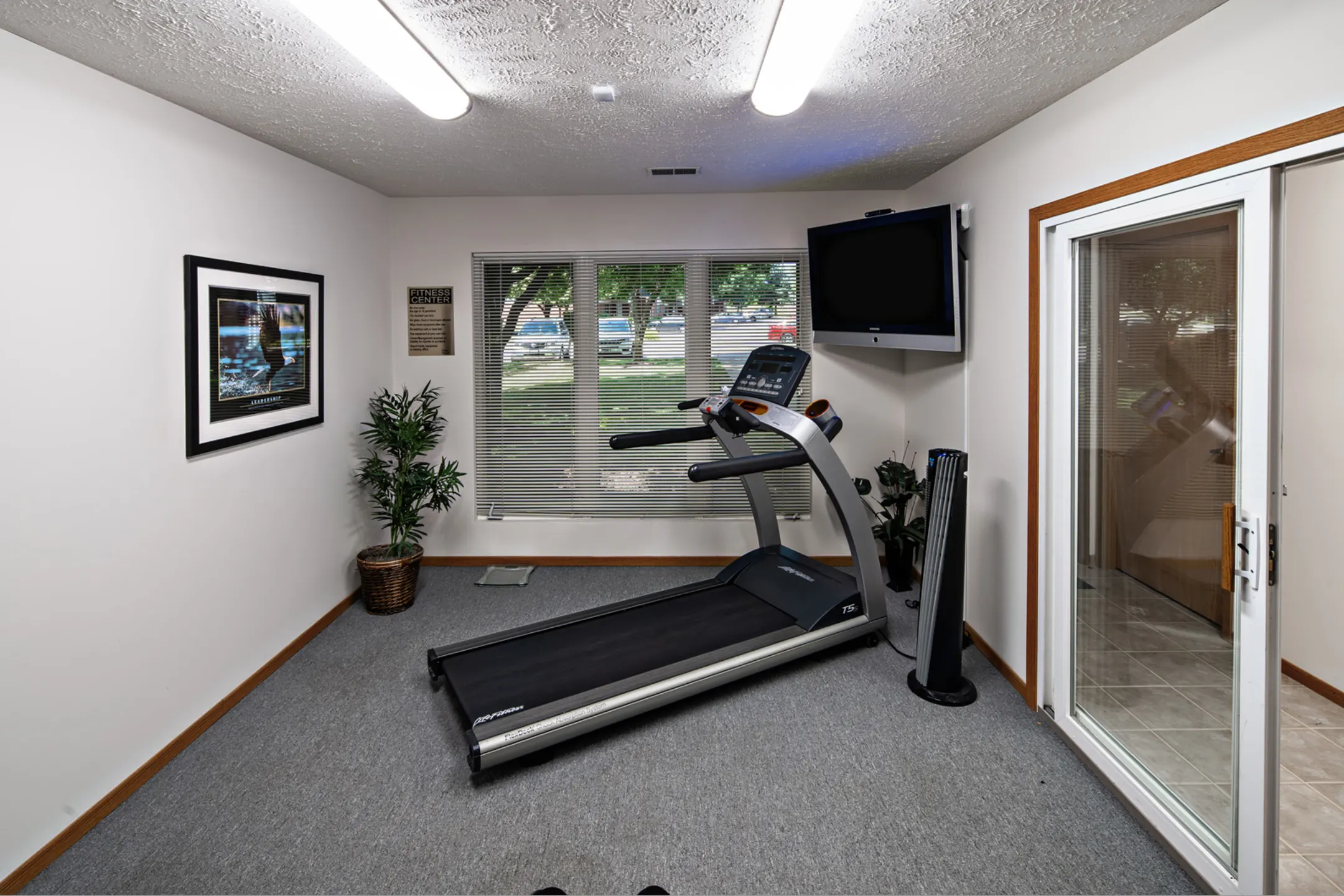 Fitness Weight Room - Highland Meadows - Bellevue, NE