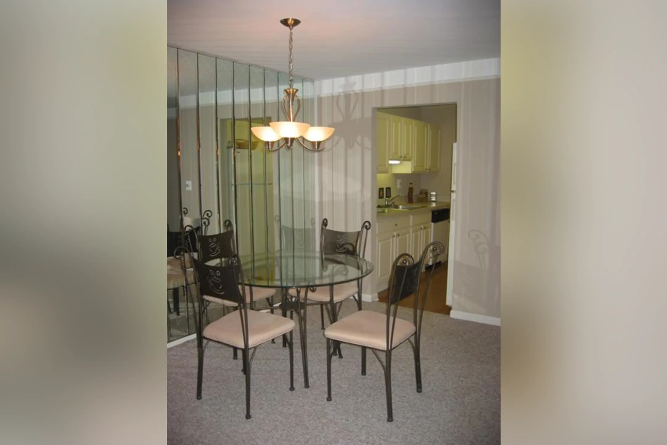 Dining Room - Tree Top Meadows Apartments - Novi, MI