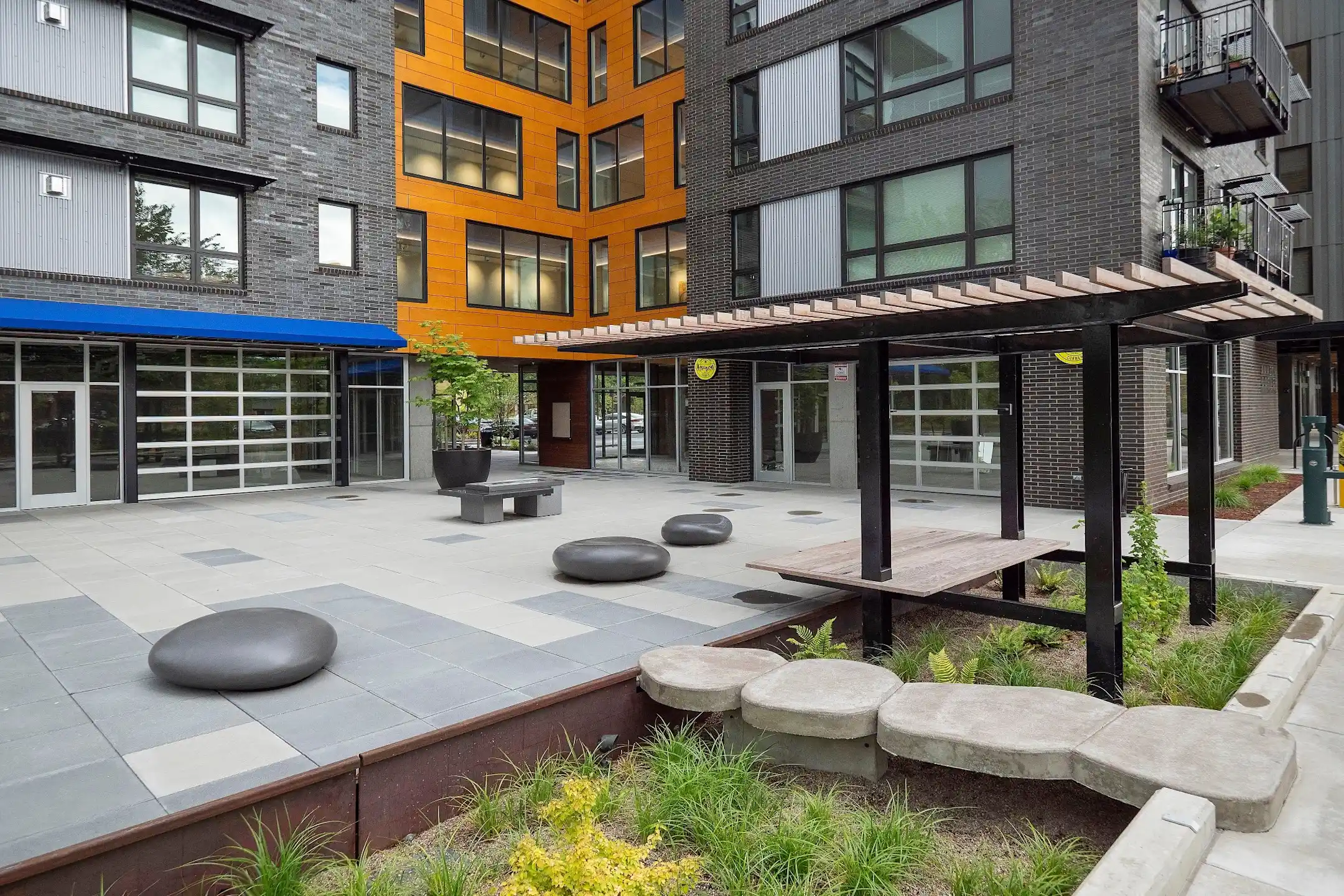 Amazon Corner Apartments 3195 Hilyard St Eugene, OR Apartments for