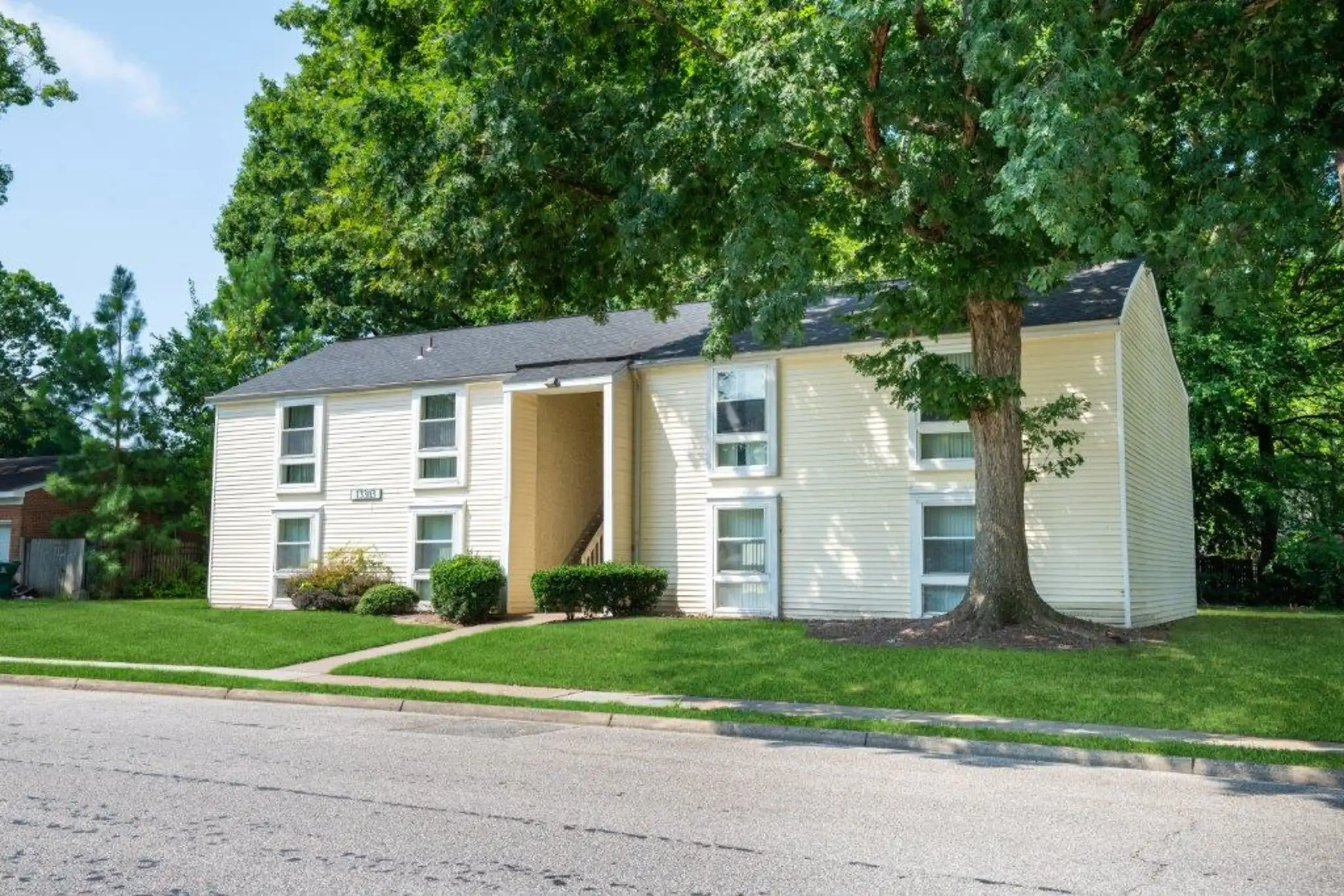 Monarch Crossing Apartments