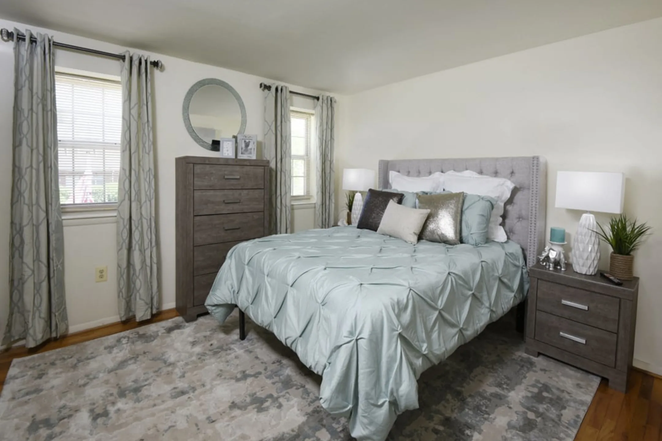 Kingston Townhomes 736 W Kingsway Rd Middle River, MD Apartments