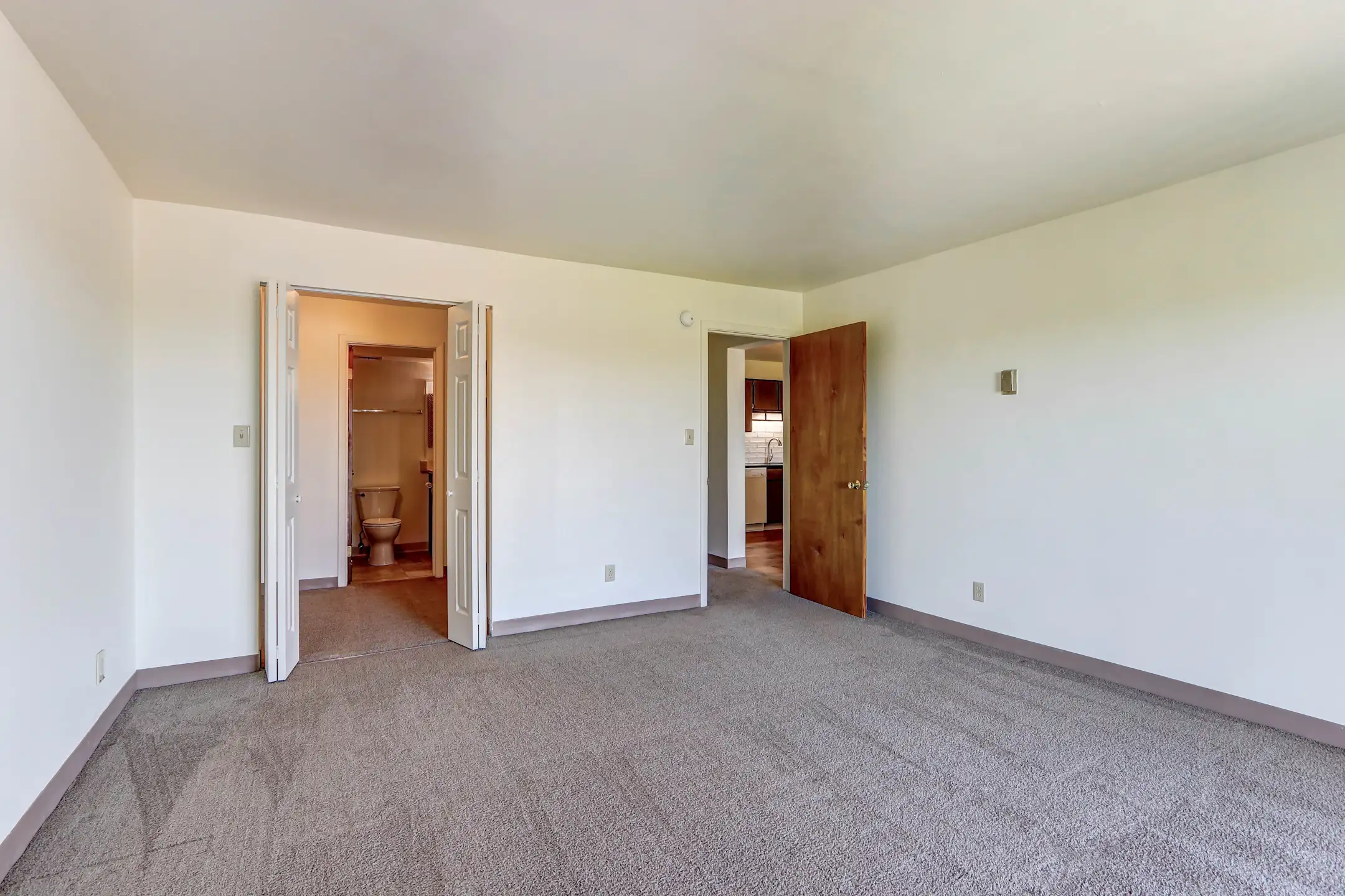 Highland Square Apartments Akron, OH 44303